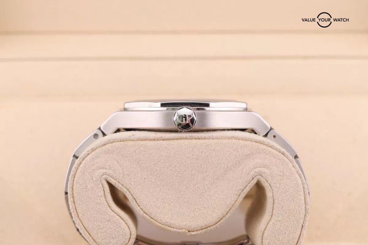 Girard-Perregaux Laureato Green Men's Watch - 81010-11-3153-1CM - Image 6