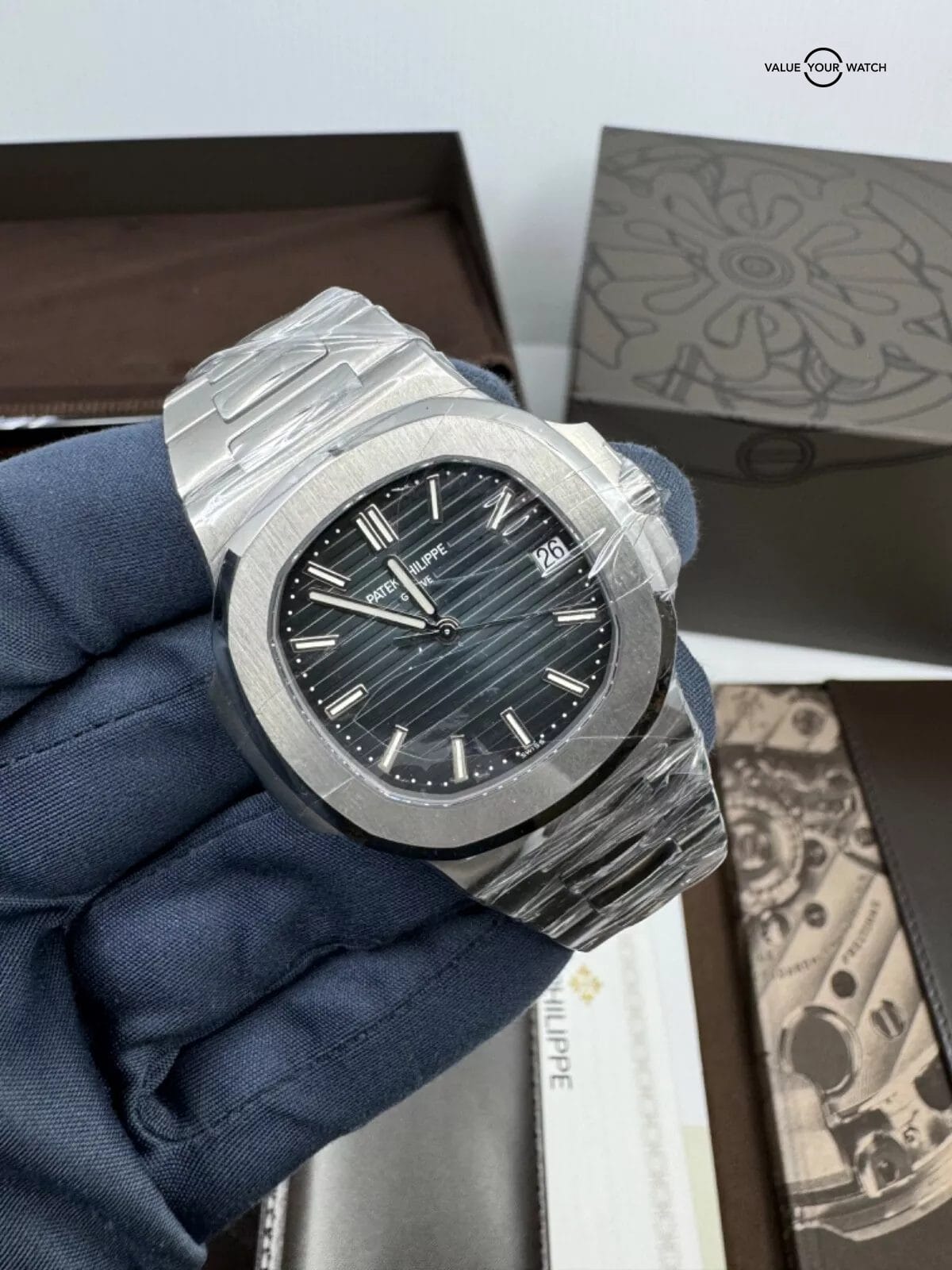 2020 True Unworn Unpolished 330SC Movement Blue Dial Steel Nautilus Box Papers