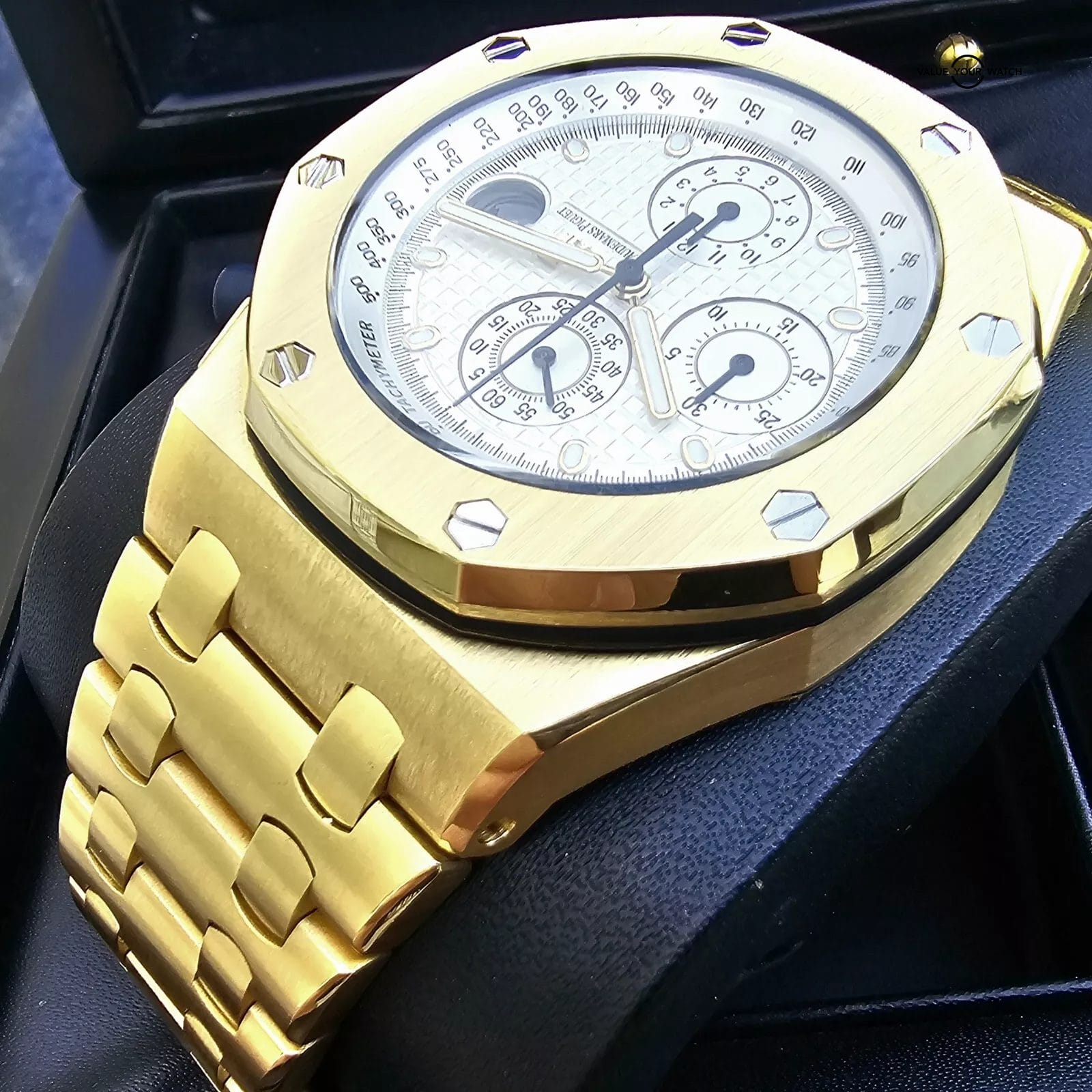 Audemars Piguet Royal Oak Offshore Yellow Gold AP Brick, White Silver Dial - Image 11