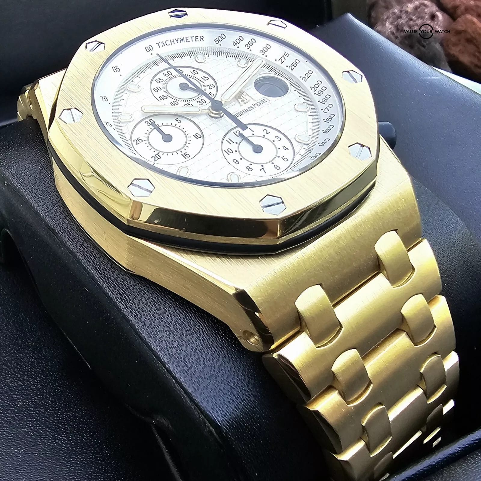 Audemars Piguet Royal Oak Offshore Yellow Gold AP Brick, White Silver Dial - Image 12