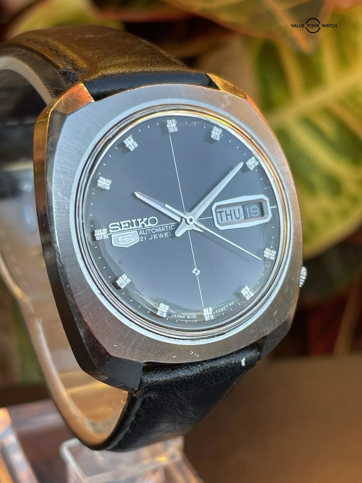 Vintage Seiko 5 Cushion Case 6119-7080 Crosshair Dial Day Date Watch Estate Runs