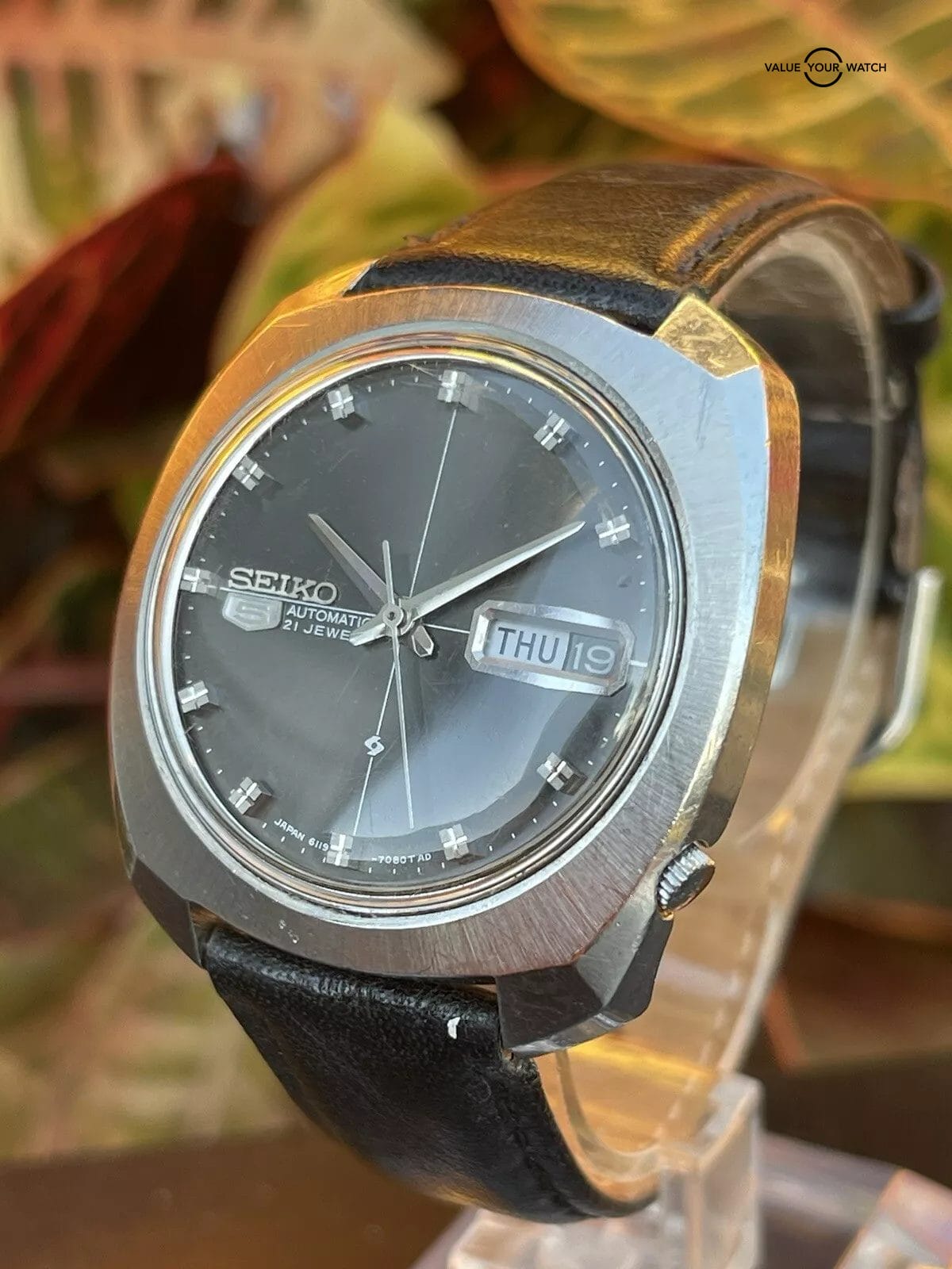 Vintage Seiko 5 Cushion Case 6119-7080 Crosshair Dial Day Date Watch Estate Runs - Image 4