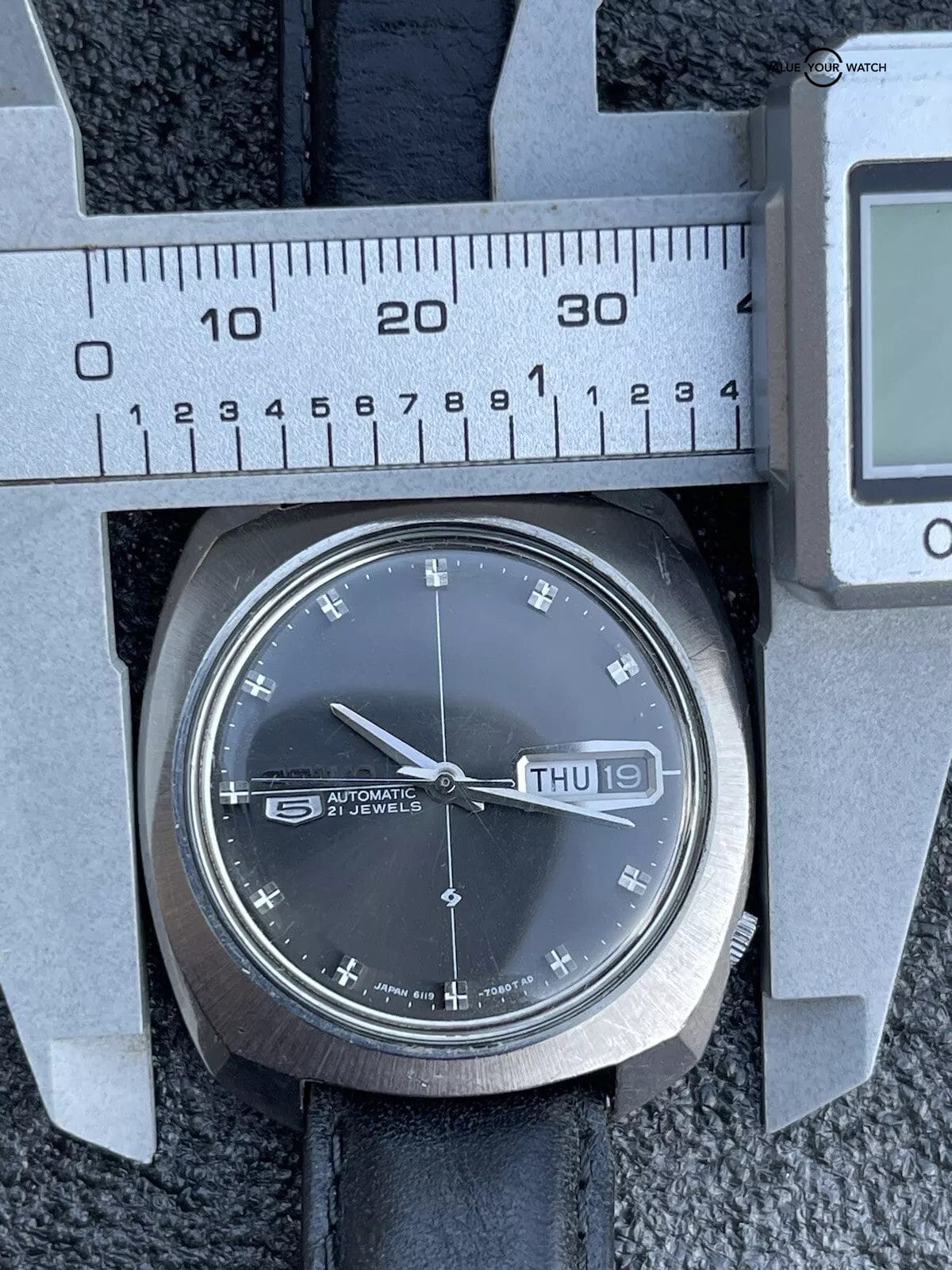 Vintage Seiko 5 Cushion Case 6119-7080 Crosshair Dial Day Date Watch Estate Runs - Image 14