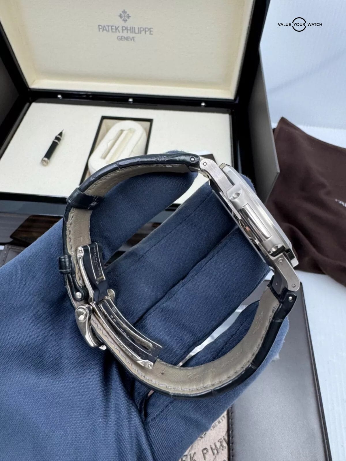 2023 Patek Unpolished Mint 18k White Gold 5712G Nautilus Complete Both Straps - Image 8