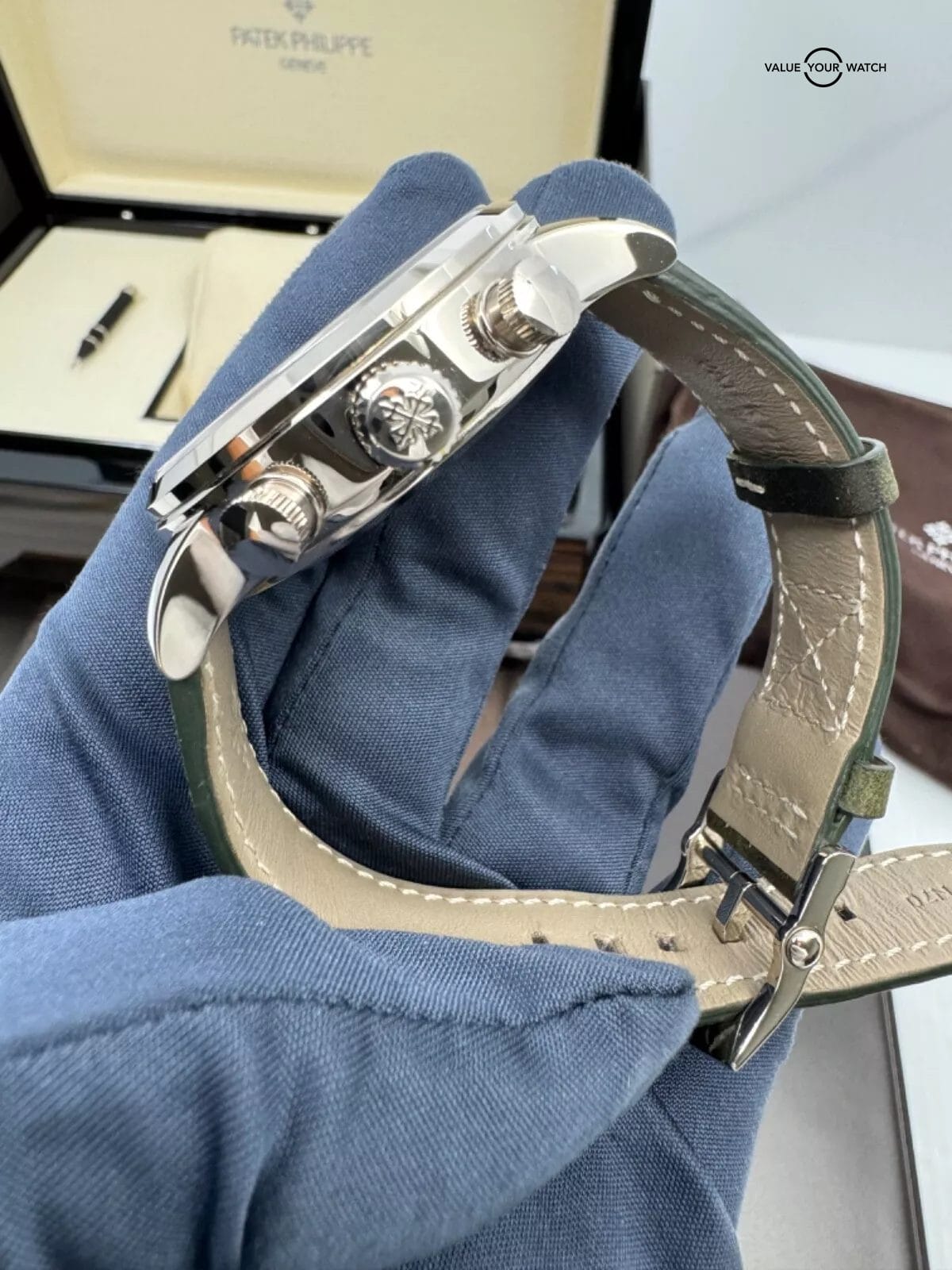 2023 B+P Unpolished Dark Green Dial 18k White Gold Calatrava Pilot Travel Time - Image 6