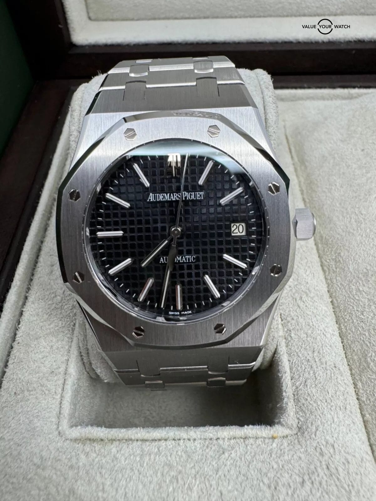 MINT BOX PAPERS Audemars Piguet Royal Oak 39mm Black Dial 15300ST.OO.1220ST.03