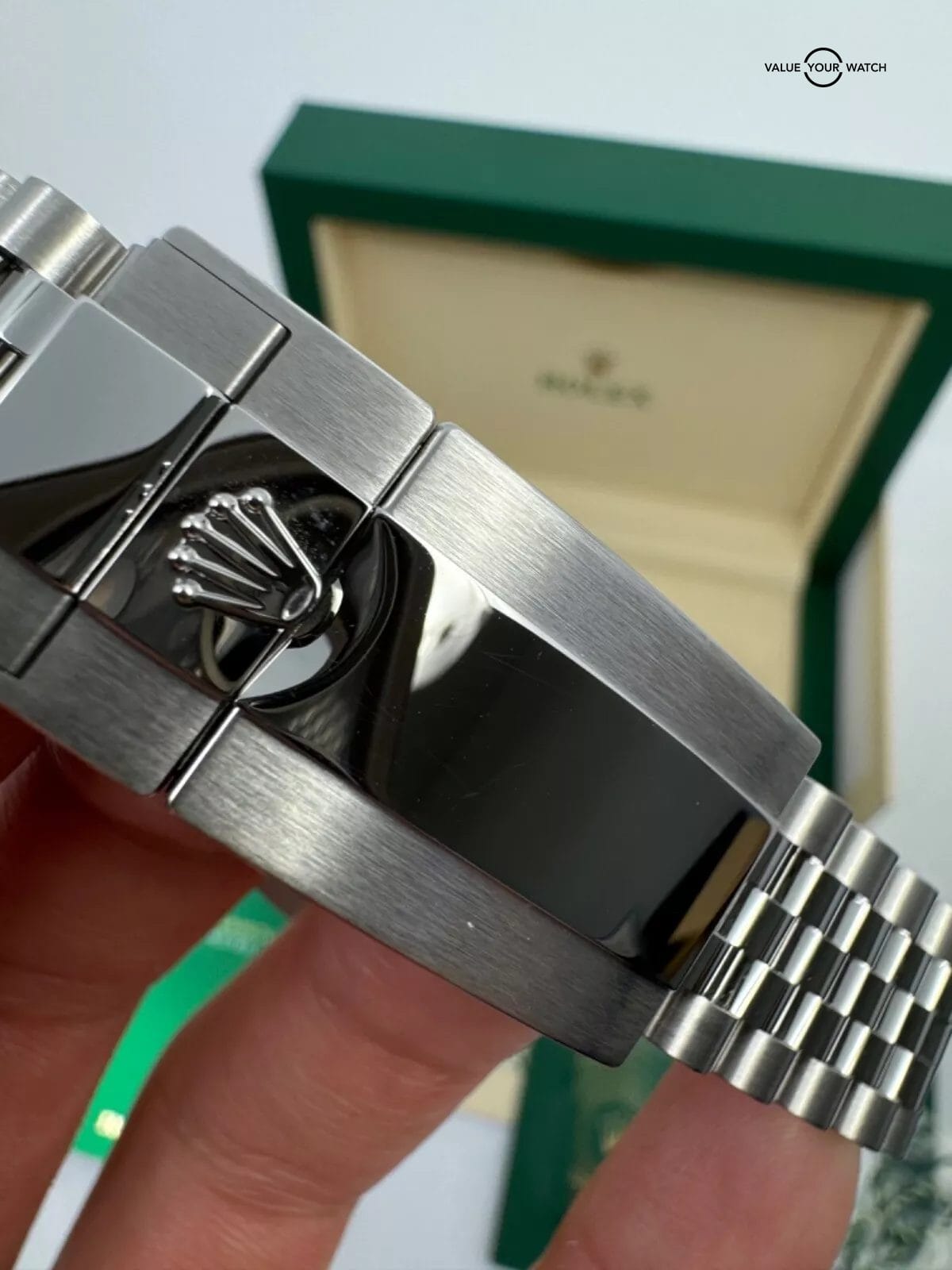 2021 Unpolished NOS Unworn Pepsi Box/Papers GMT-Master II Red Blue Ceramic Bezel - Image 3