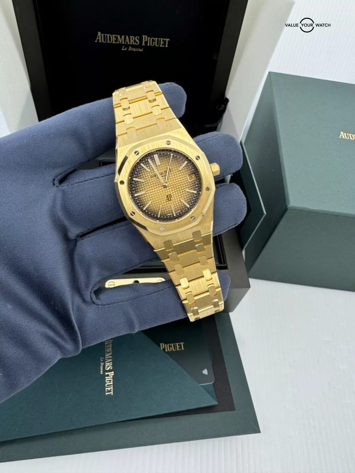 2024 Yellow Gold 39mm Jumbo Smoke Fume Dial 16202BA Audemars