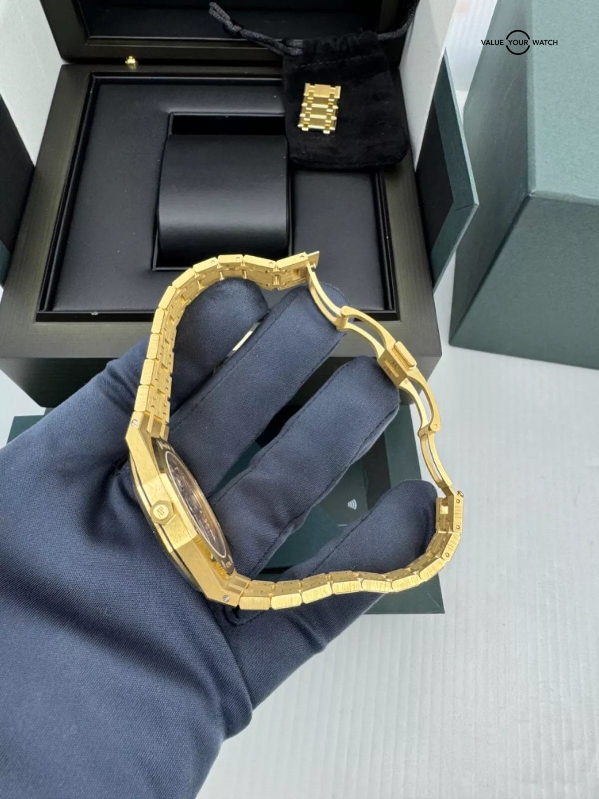 2024 Yellow Gold 39mm Jumbo Smoke Fume Dial 16202BA Audemars Piguet Royal Oak - Image 7