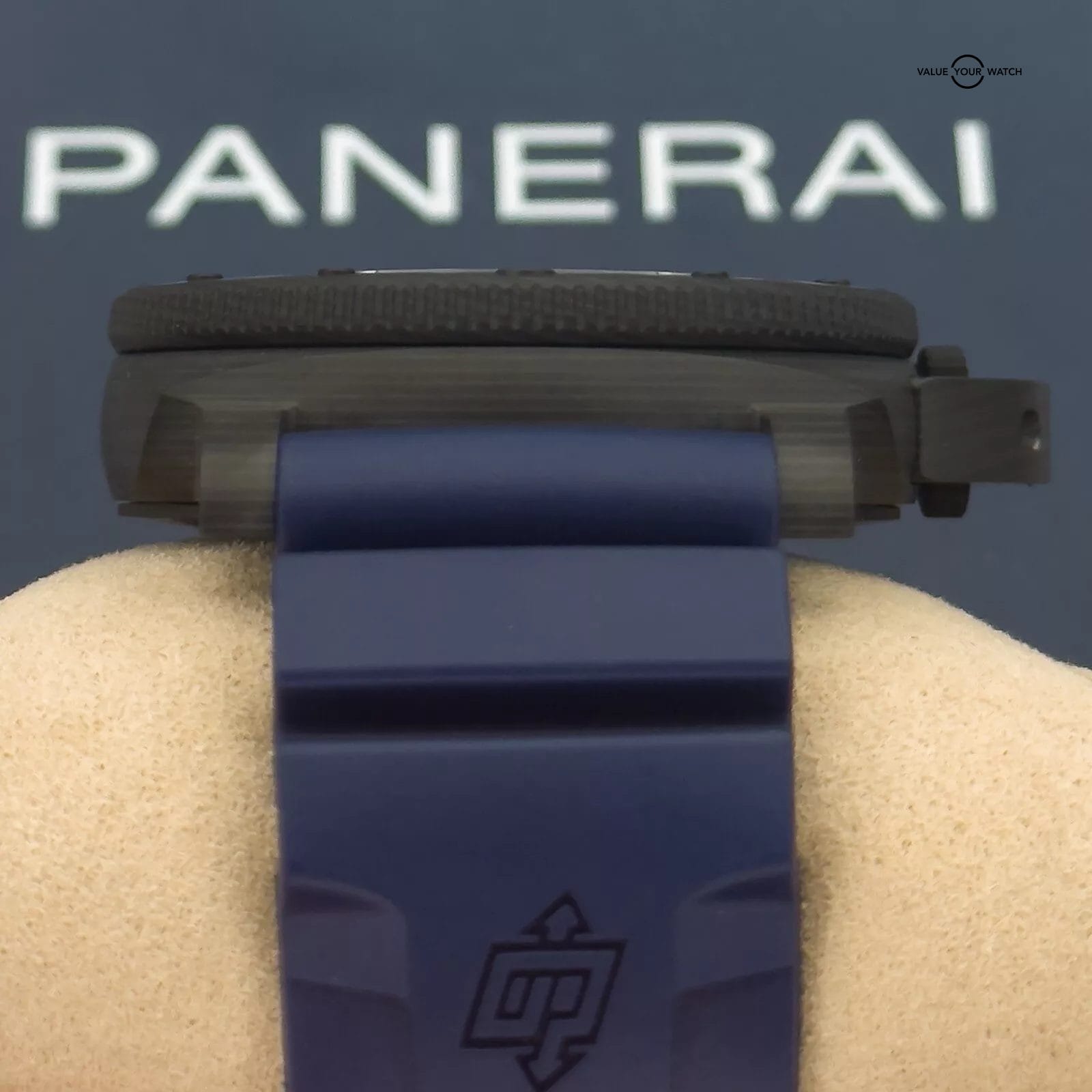 2024 Panerai Submersible Quarantaquattro Carbotech Blu Abisso 44mm Blue PAM01232 - Image 8