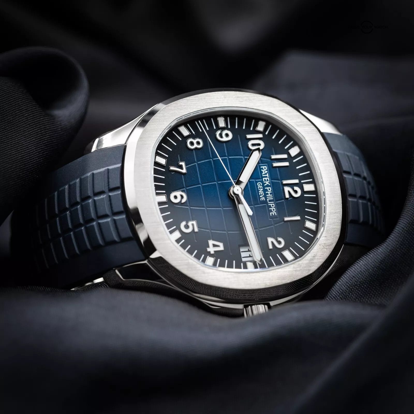 Patek Philippe Aquanaut 5168G-001 42.2mm White Gold Blue Dial Full Set 2021 - Image 3