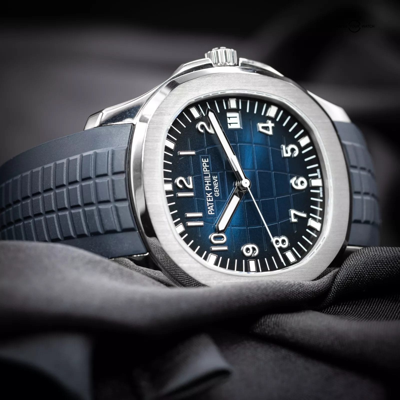 Patek Philippe Aquanaut 5168G-001 42.2mm White Gold Blue Dial Full Set 2021 - Image 5