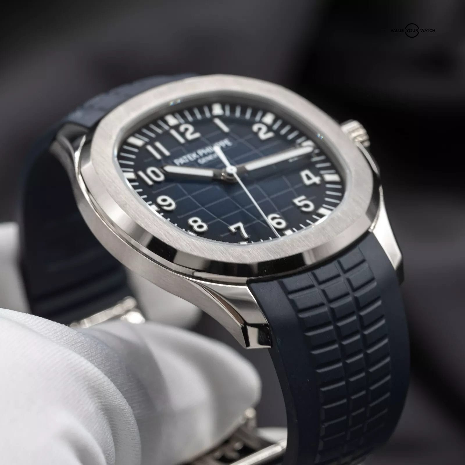 Patek Philippe Aquanaut 5168G-001 42.2mm White Gold Blue Dial Full Set 2021 - Image 7