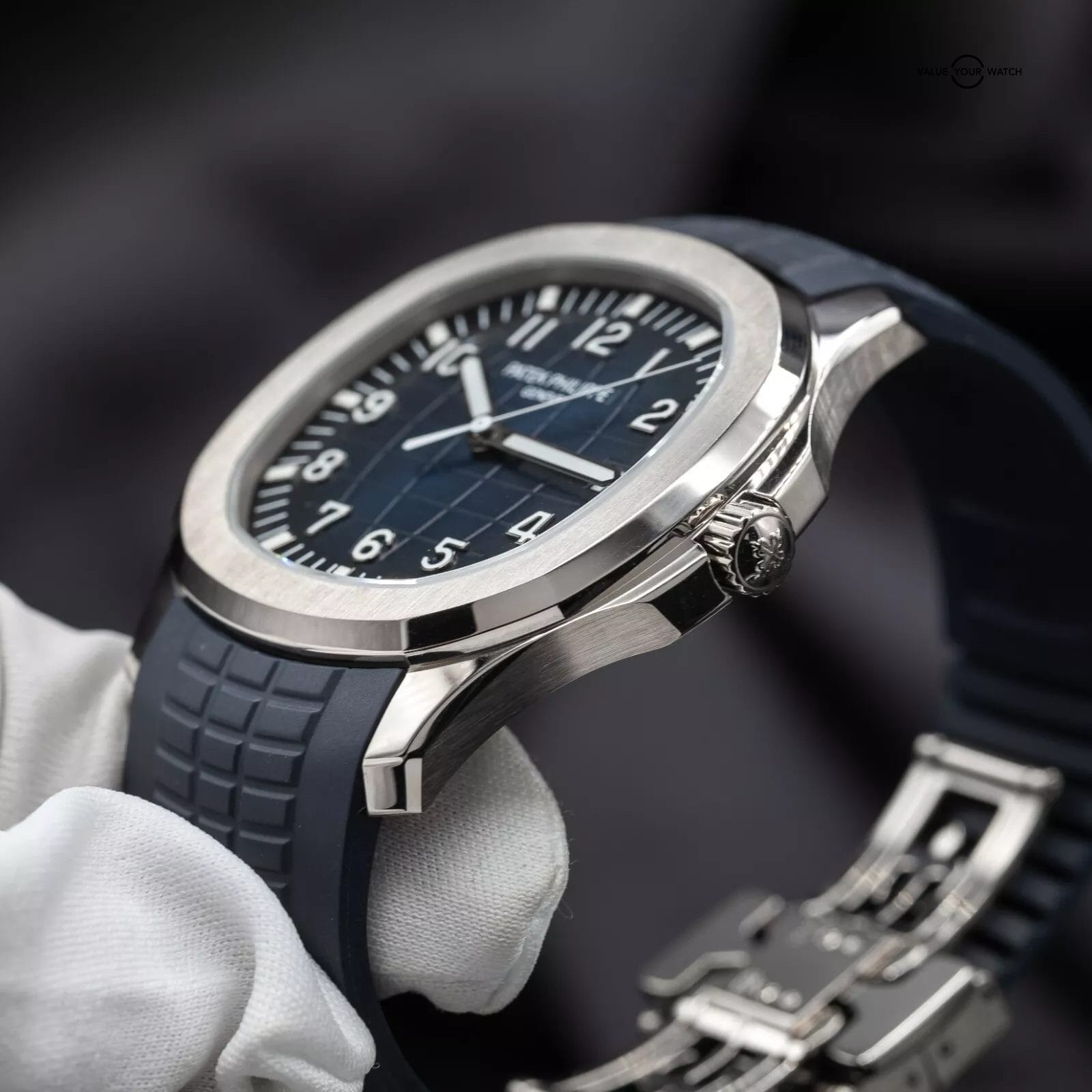Patek Philippe Aquanaut 5168G-001 42.2mm White Gold Blue Dial Full Set 2021 - Image 8
