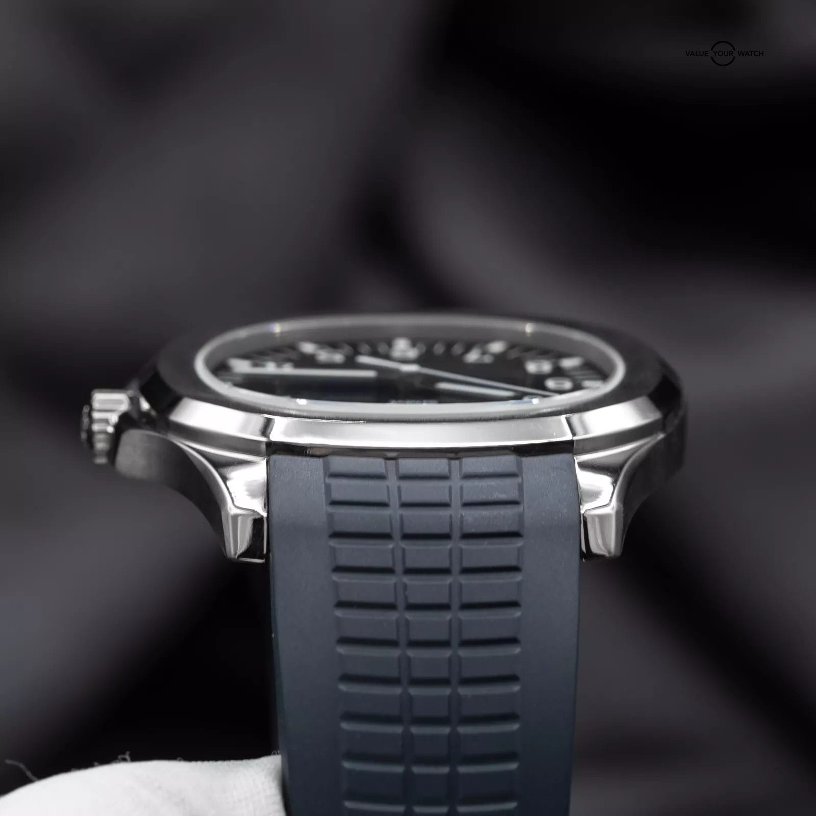 Patek Philippe Aquanaut 5168G-001 42.2mm White Gold Blue Dial Full Set 2021 - Image 9