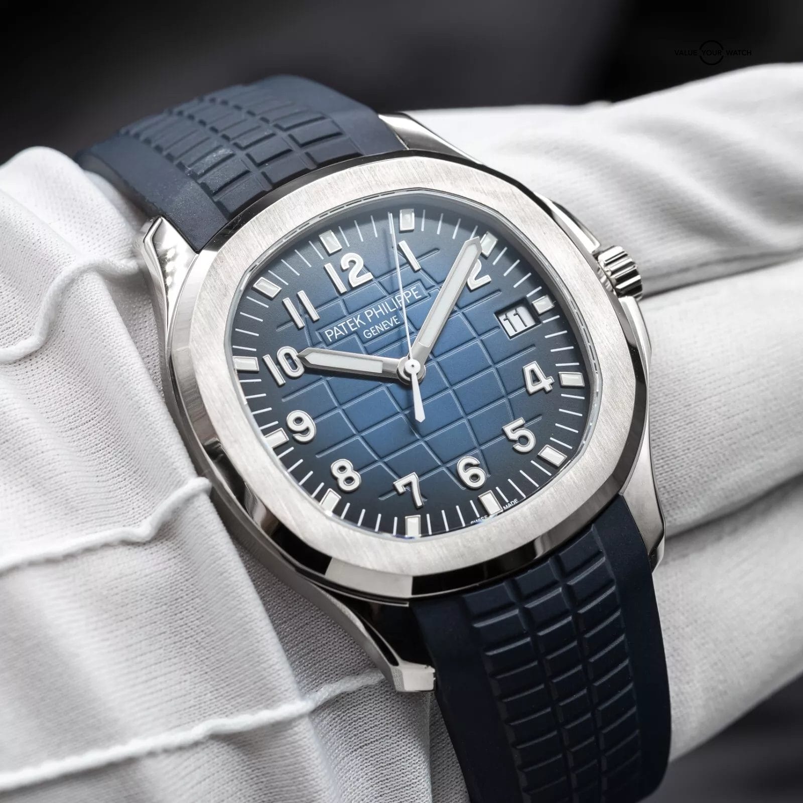 Patek Philippe Aquanaut 5168G-001 42.2mm White Gold Blue Dial Full Set 2021 - Image 13