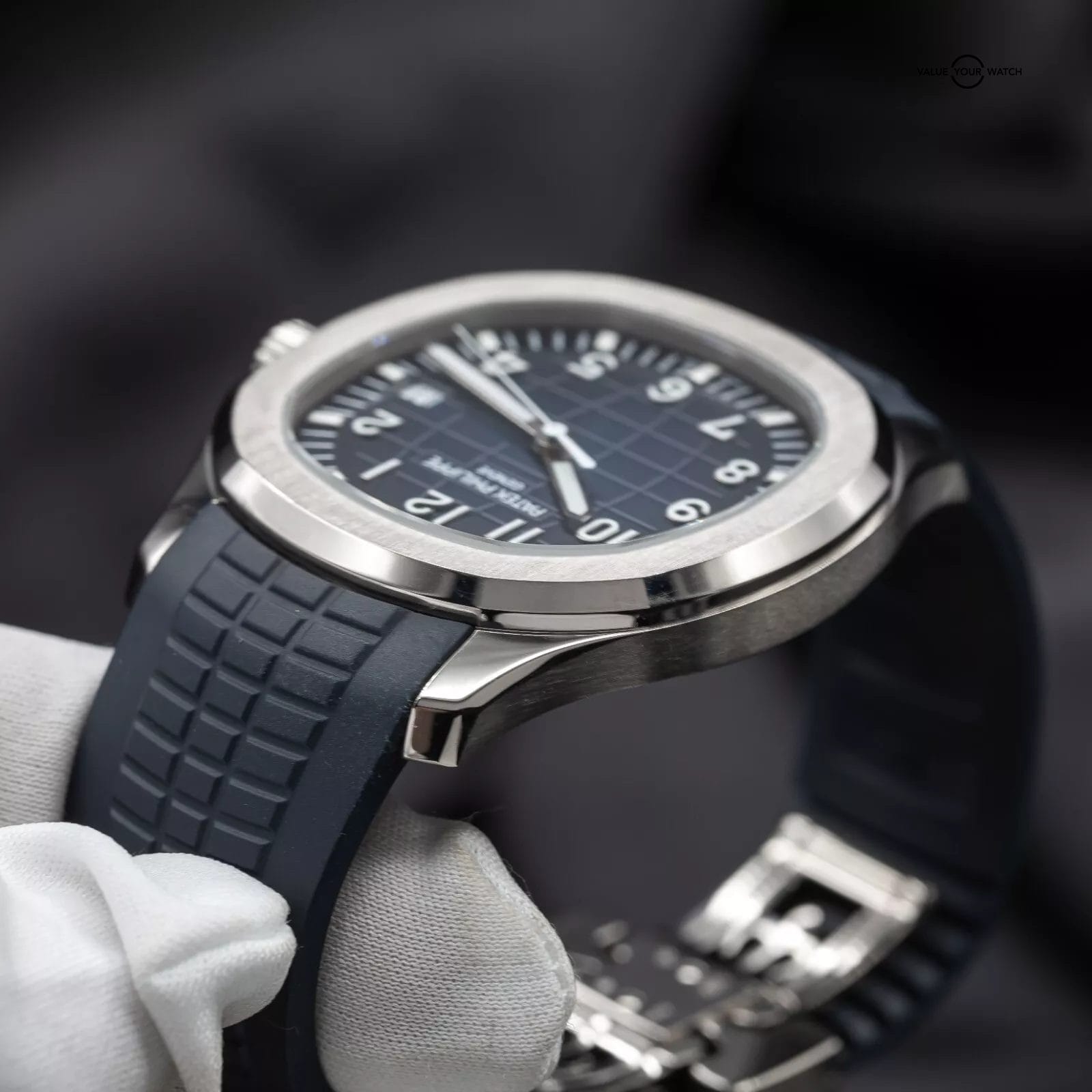 Patek Philippe Aquanaut 5168G-001 42.2mm White Gold Blue Dial Full Set 2021 - Image 17