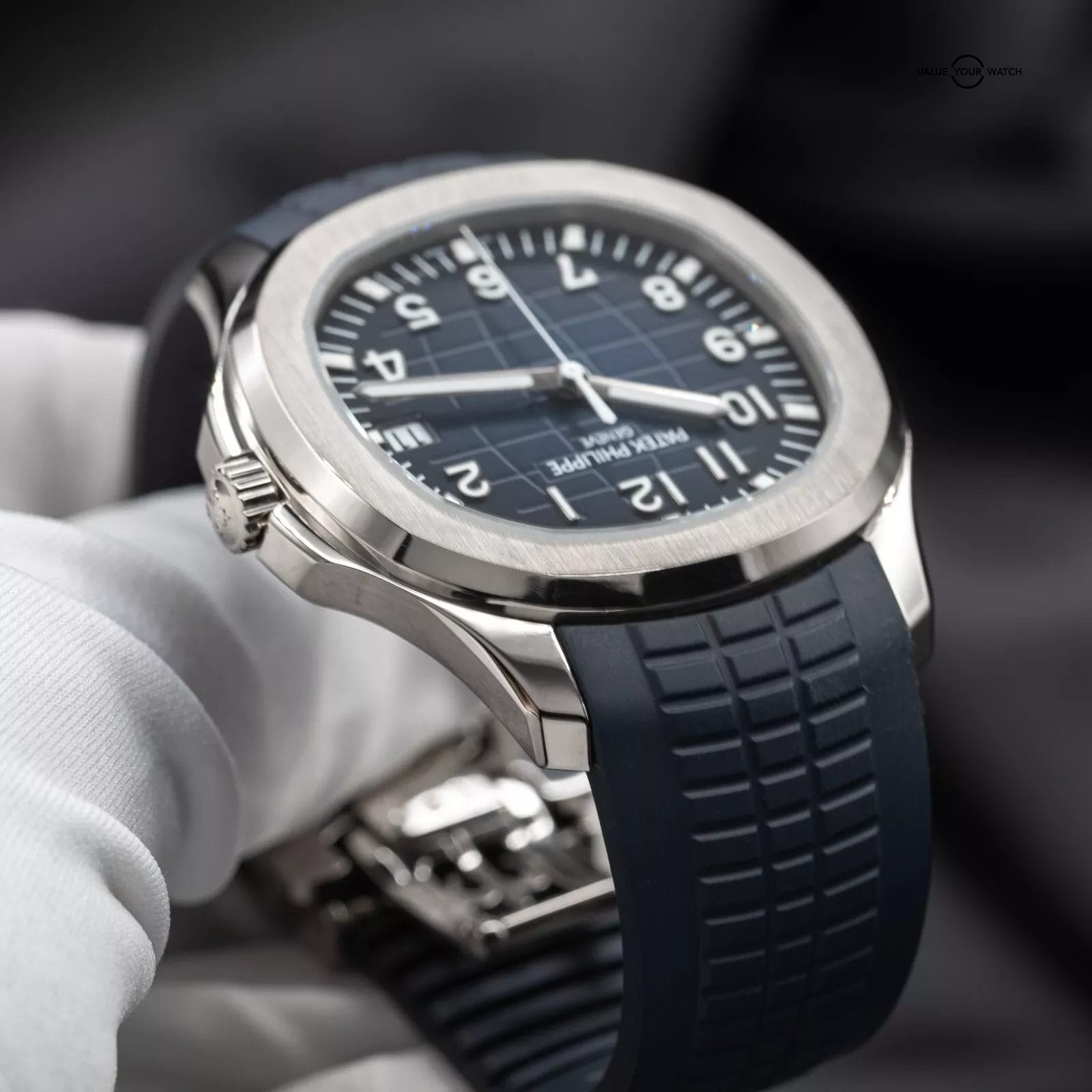 Patek Philippe Aquanaut 5168G-001 42.2mm White Gold Blue Dial Full Set 2021 - Image 18