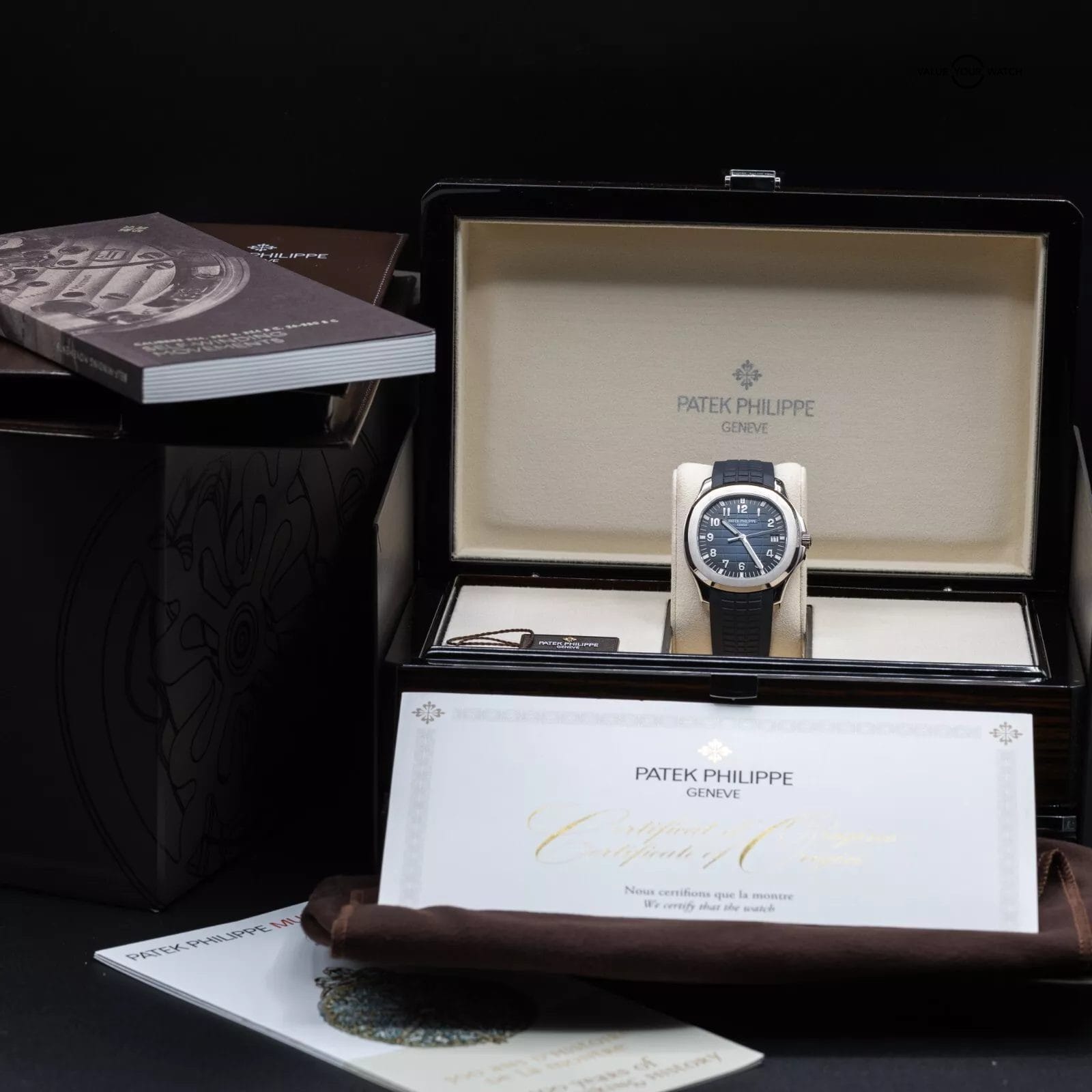 Patek Philippe Aquanaut 5168G-001 42.2mm White Gold Blue Dial Full Set 2021 - Image 19