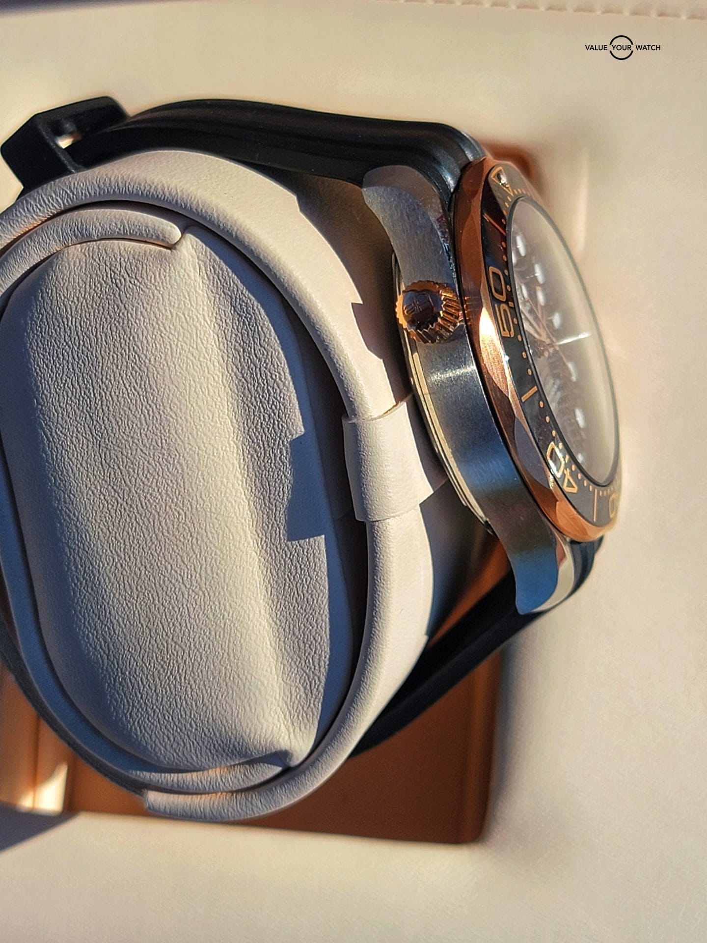 Omega Diver 300 meter Sedona Gold - Image 4