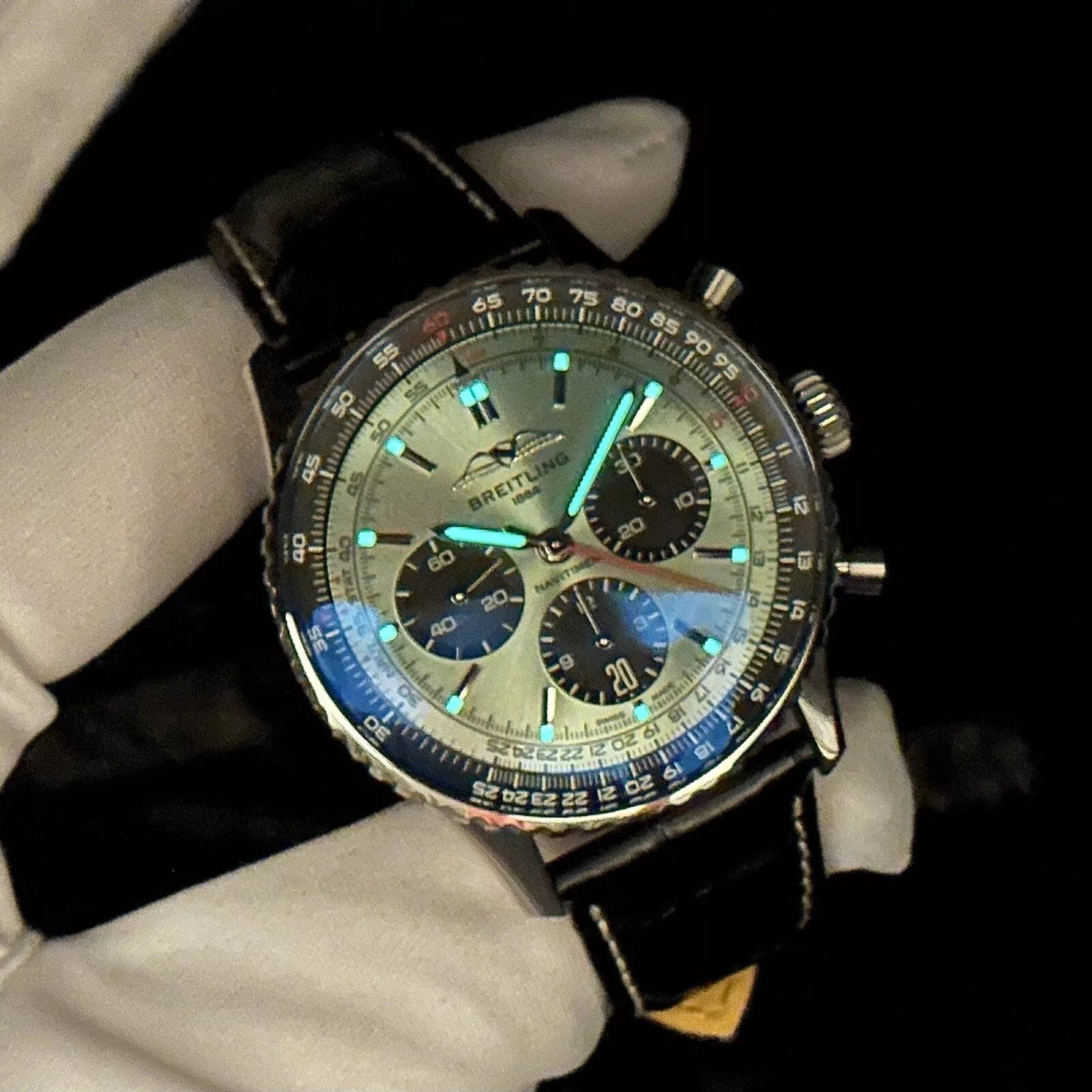 Breitling Navitimer B01 Chronograph AB0138241L1P1 43mm Mint Green Complete Set - Image 3