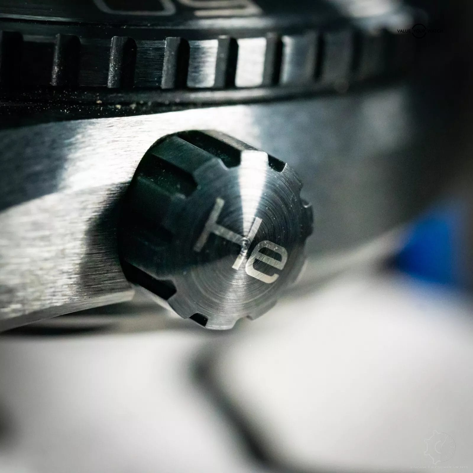 OMEGA Seamaster Planet Ocean Deep Black 600M 215.92.46.22.01.004 "ETNZ" Complete - Image 10