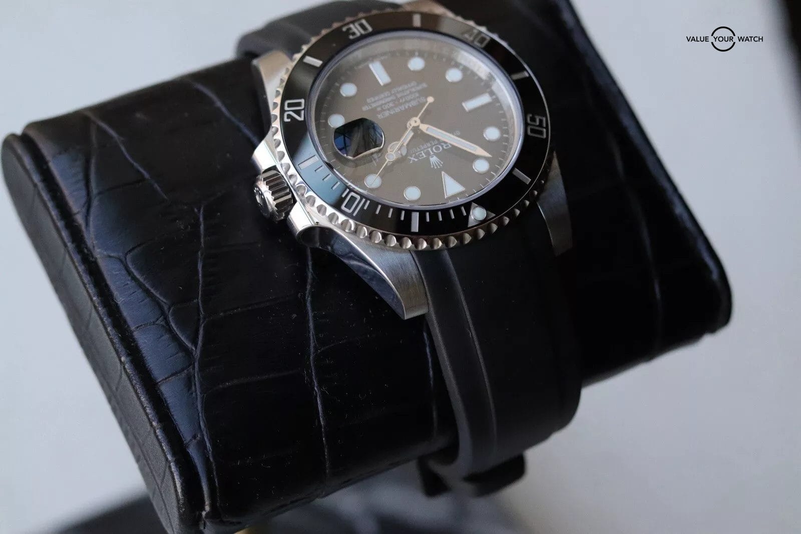 Rolex Submariner Date 116610LN on Everest Rubber Strap