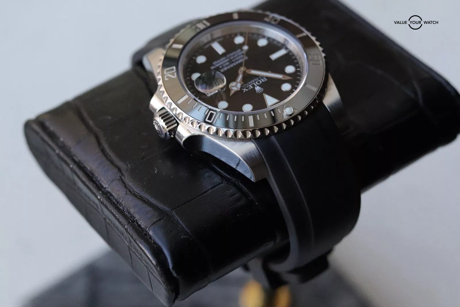 Rolex Submariner Date 116610LN on Everest Rubber Strap