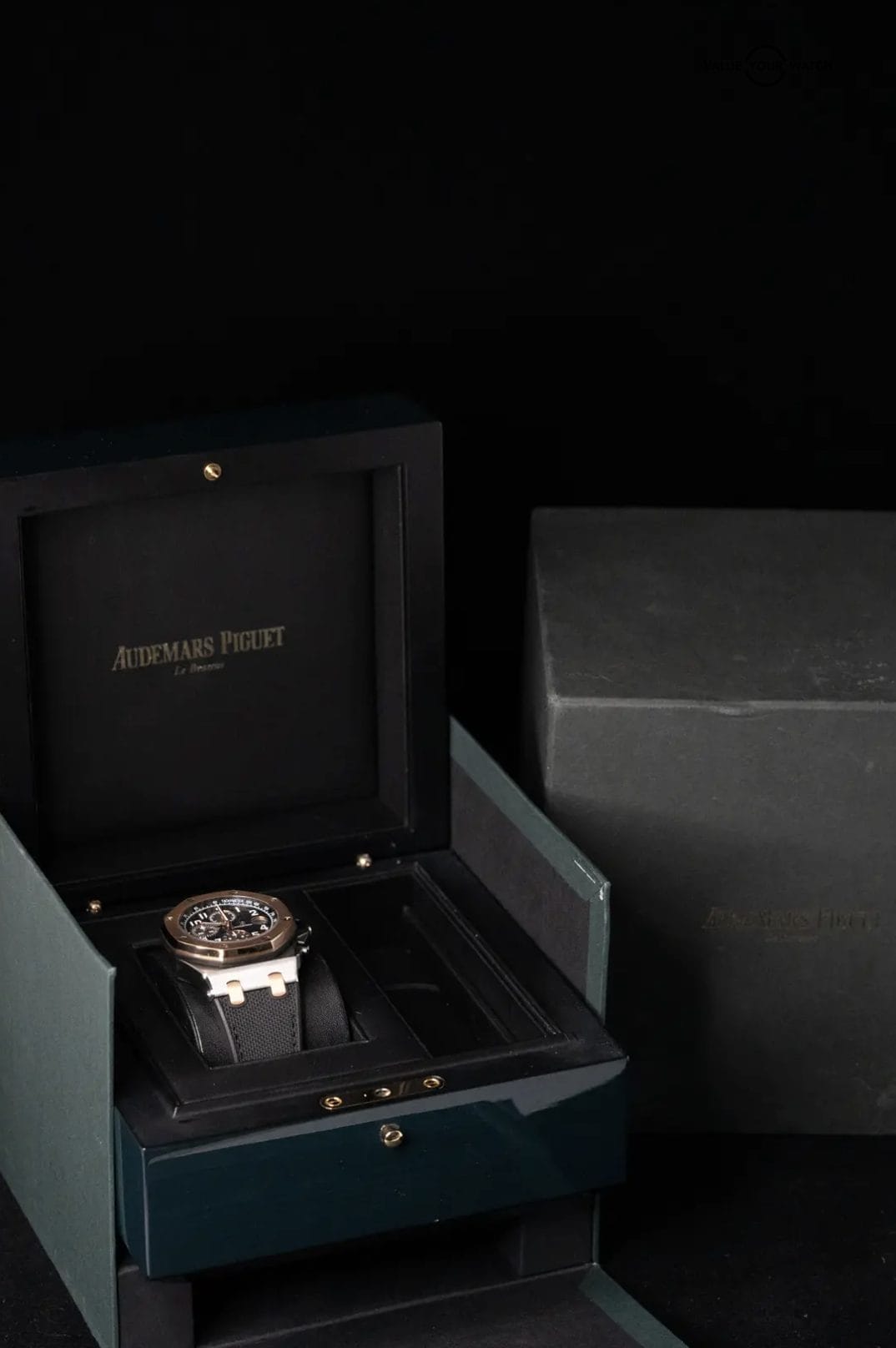 Audemars Piguet Royal Oak Offshore Chronograph / Blue / 42mm REF 26471SR - Image 15