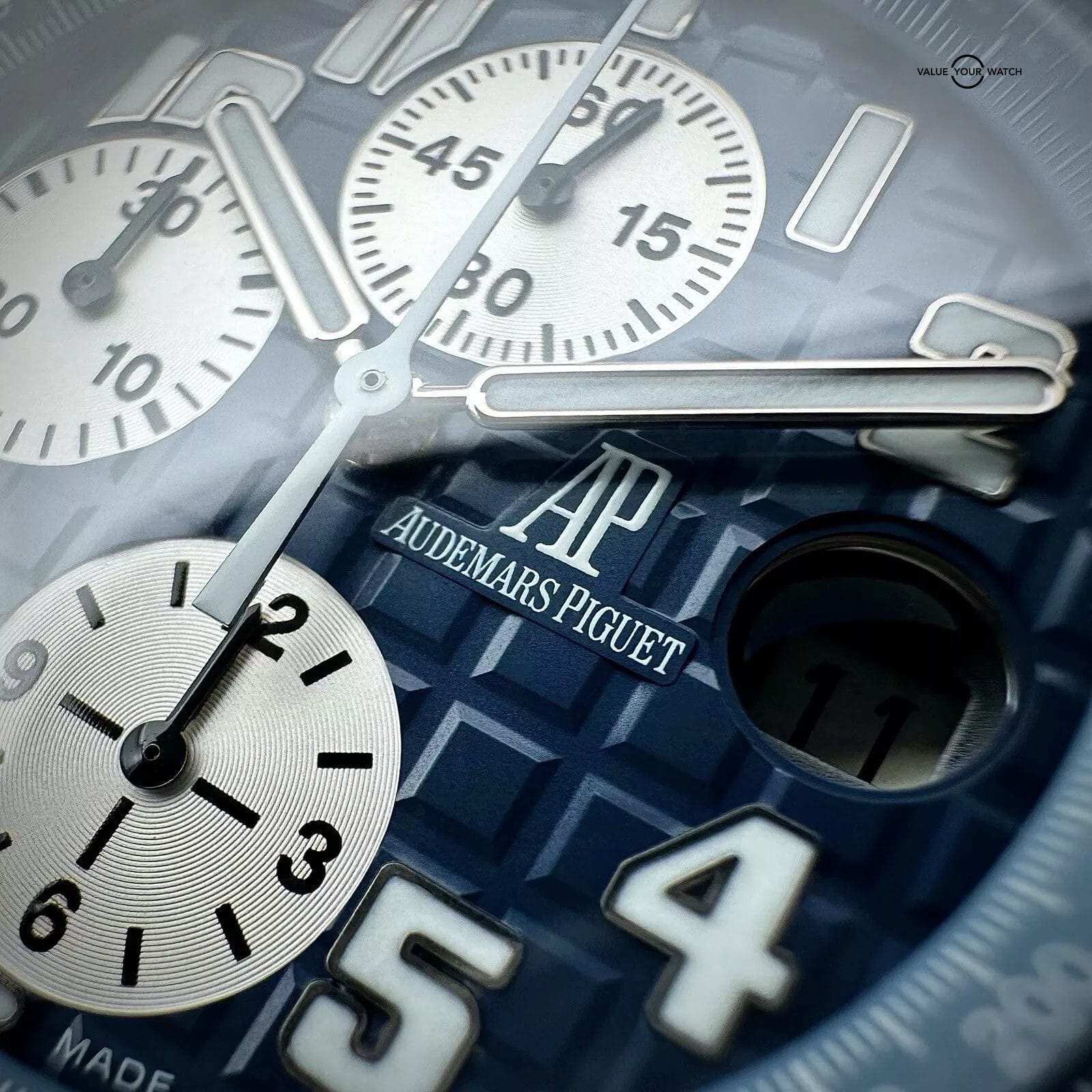 Audemars Piguet Royal Oak Offshore Chronograph 25721ST.OO.1000ST.09.A Blue 42mm - Image 3