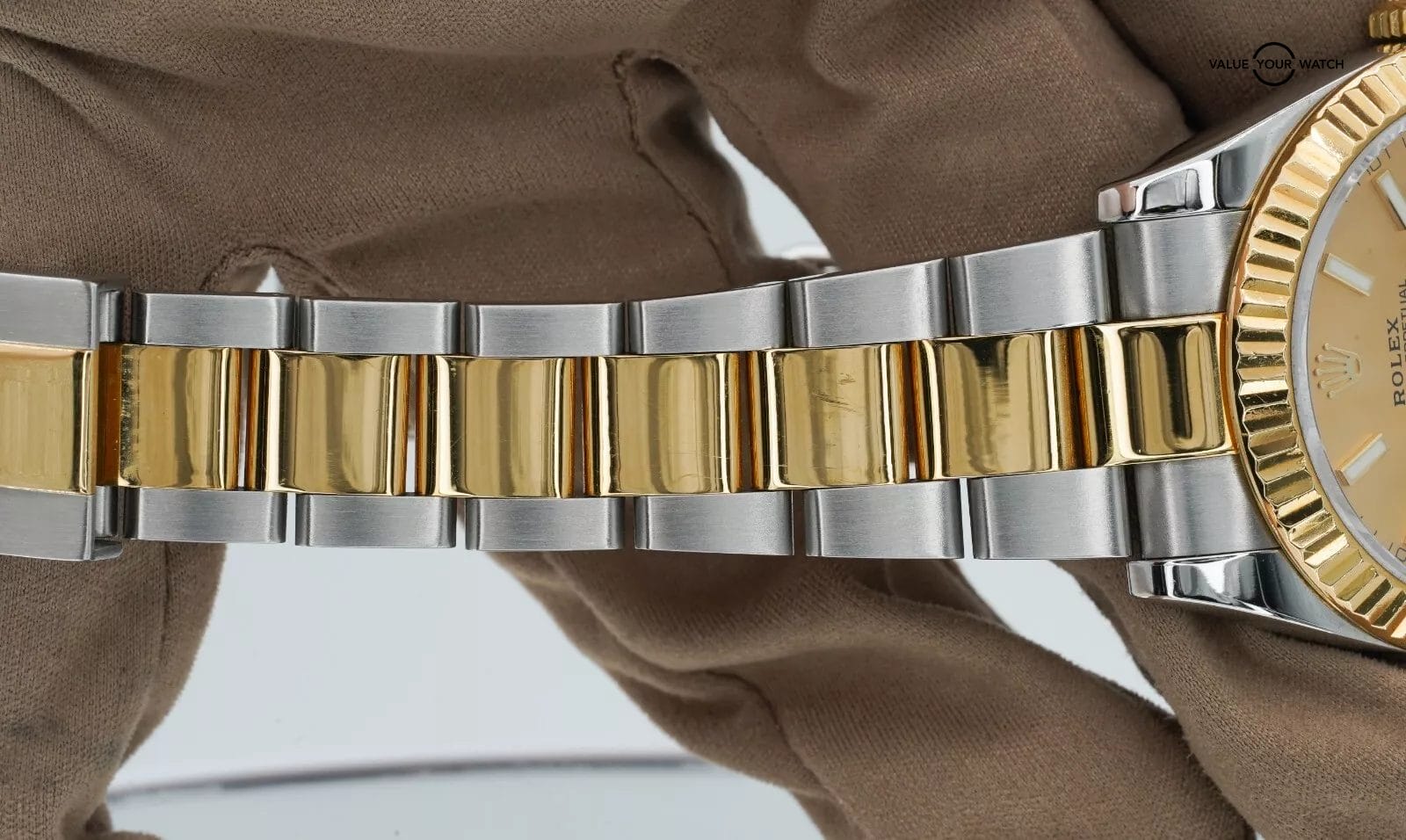 2019 Rolex Datejust 41 126333 Champagne Dial 18K Yellow Gold & Stainless Steel - Image 7