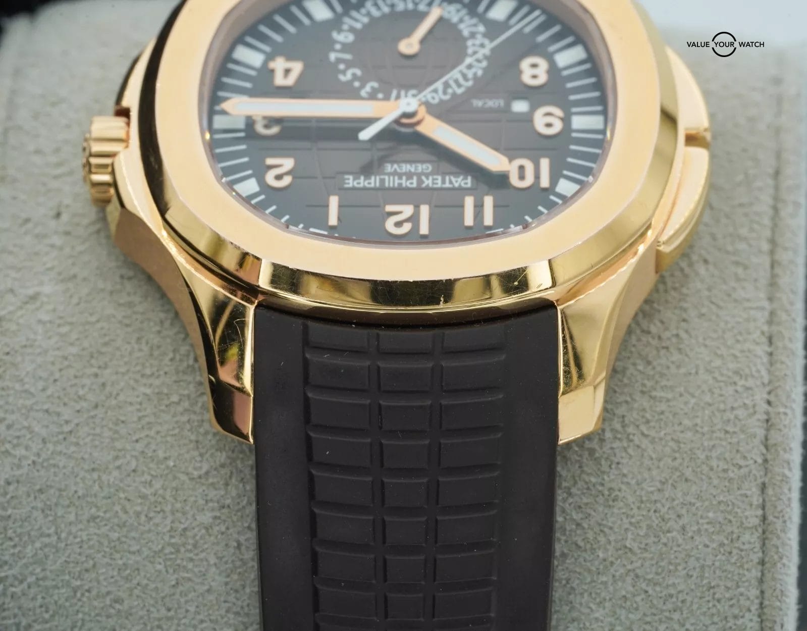 Patek Philippe Aquanaut 5164R Travel Time 18K Rose Gold BOXES/PAPERS! - Image 4