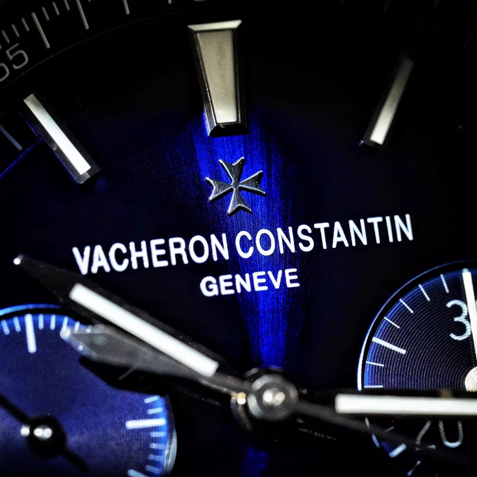 Vacheron Constantin Overseas Blue dial BNIB complete set - 5500V/110A-B148 - Image 14
