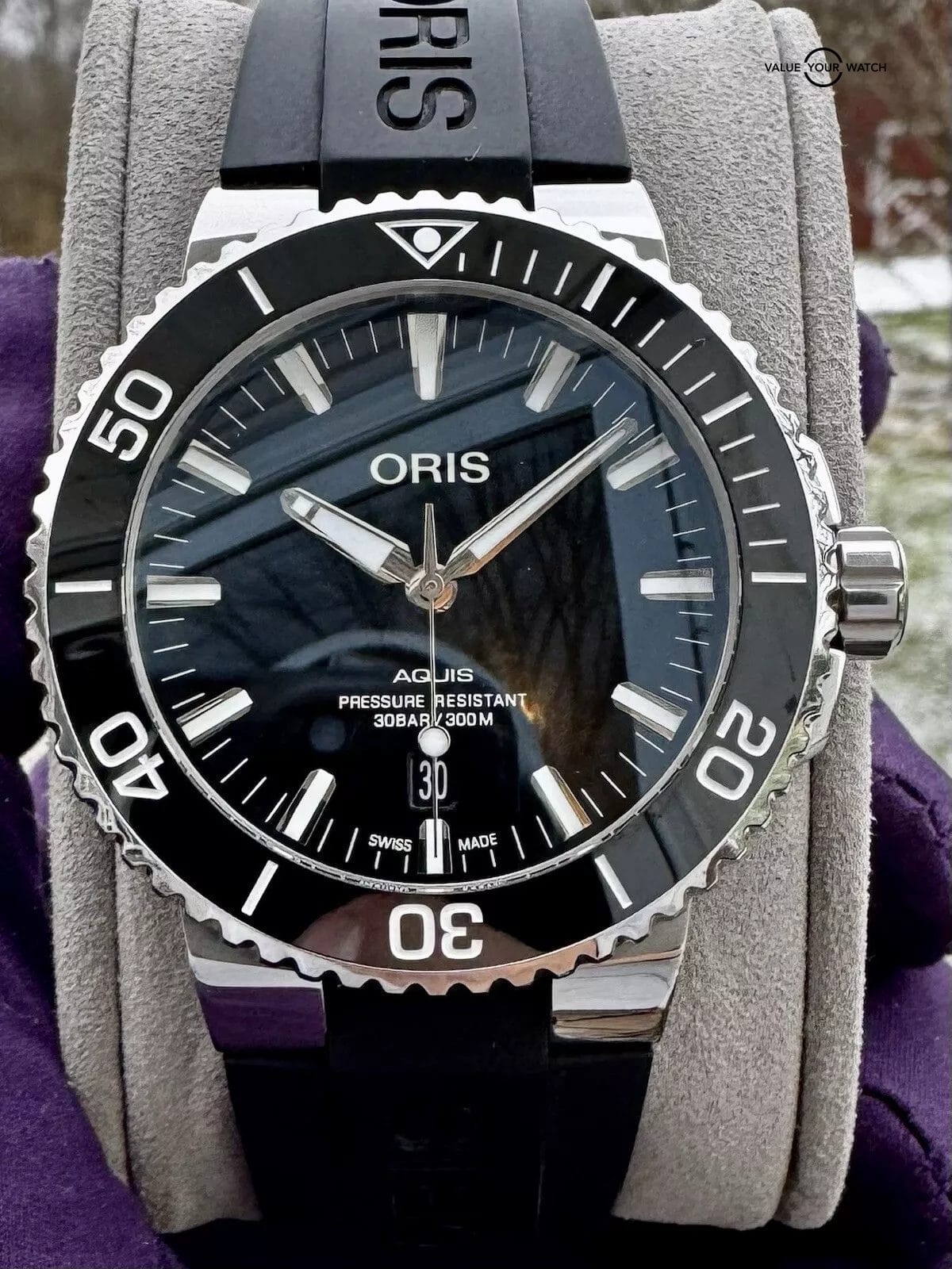 Oris Aquis Men's Black Watch - 01 733 7730 4154-07 4 24 64EB - Image 9