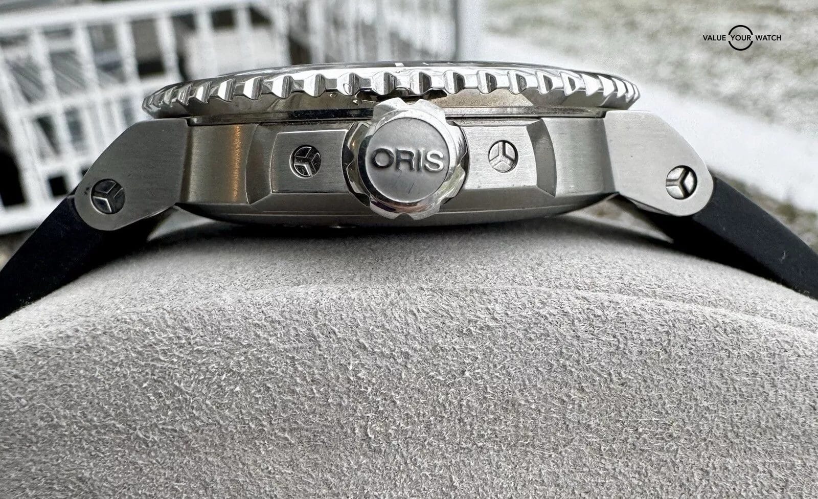 Oris Aquis Men's Black Watch - 01 733 7730 4154-07 4 24 64EB - Image 10