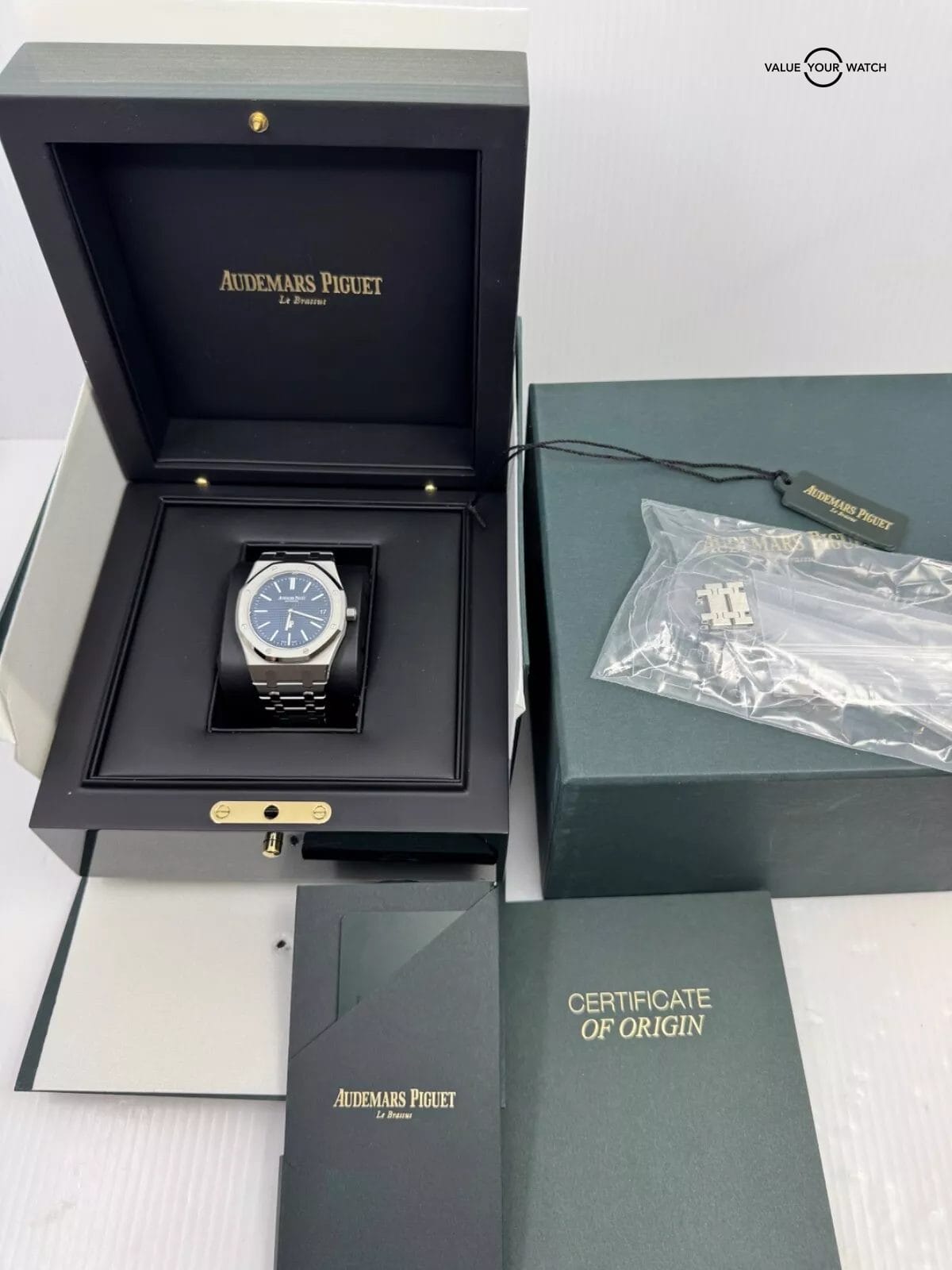 50th Anniversary Certificate Unpolished Blue Dial 39mm Royal Oak Jumbo in Steel - Image 2