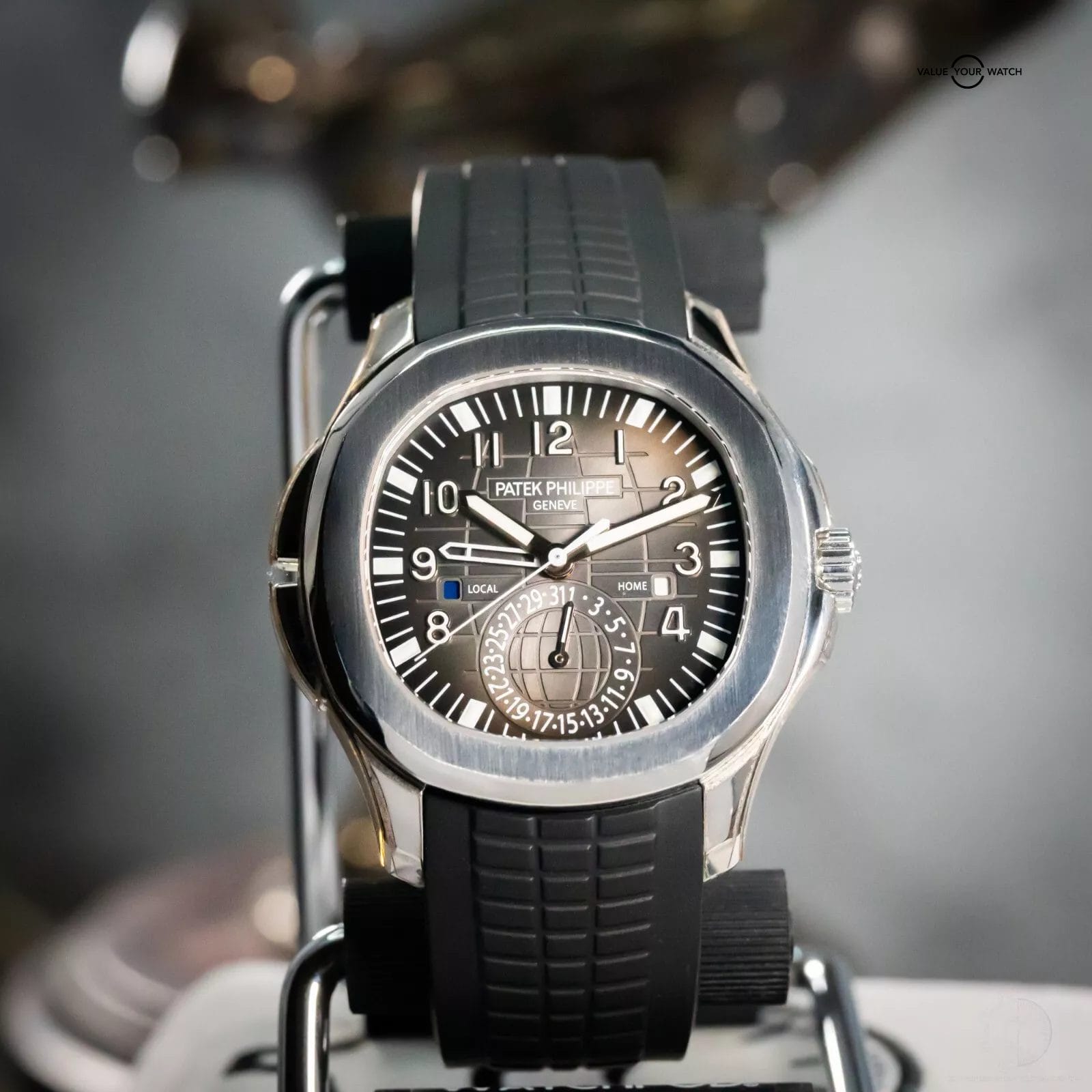 Patek Philippe Aquanaut Travel Time 40MM 5164-A-001 - Image 4