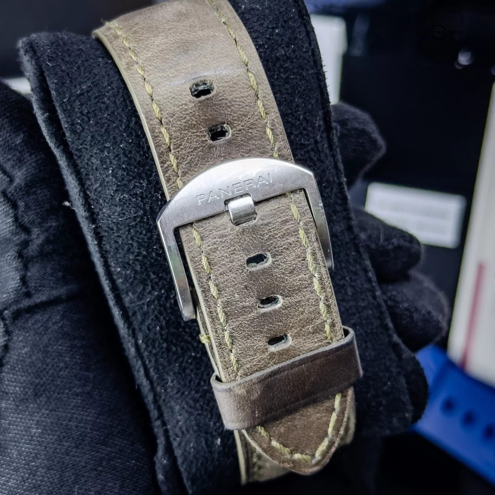 Panerai Luminor Submersible PAM01024 - 44mm Black Dial Steel - COMPLETE SET 2019 - Image 3