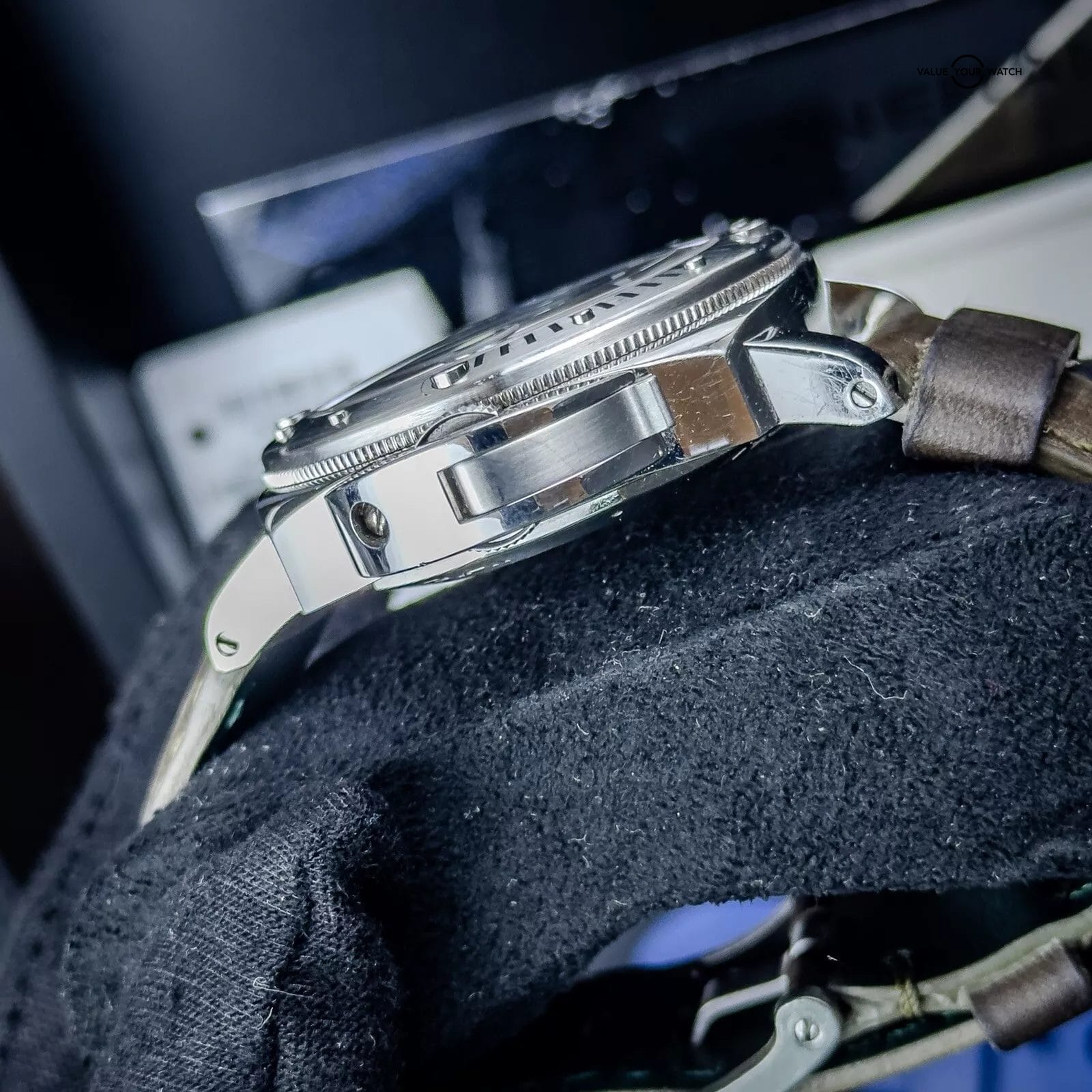 Panerai Luminor Submersible PAM01024 - 44mm Black Dial Steel - COMPLETE SET 2019 - Image 6