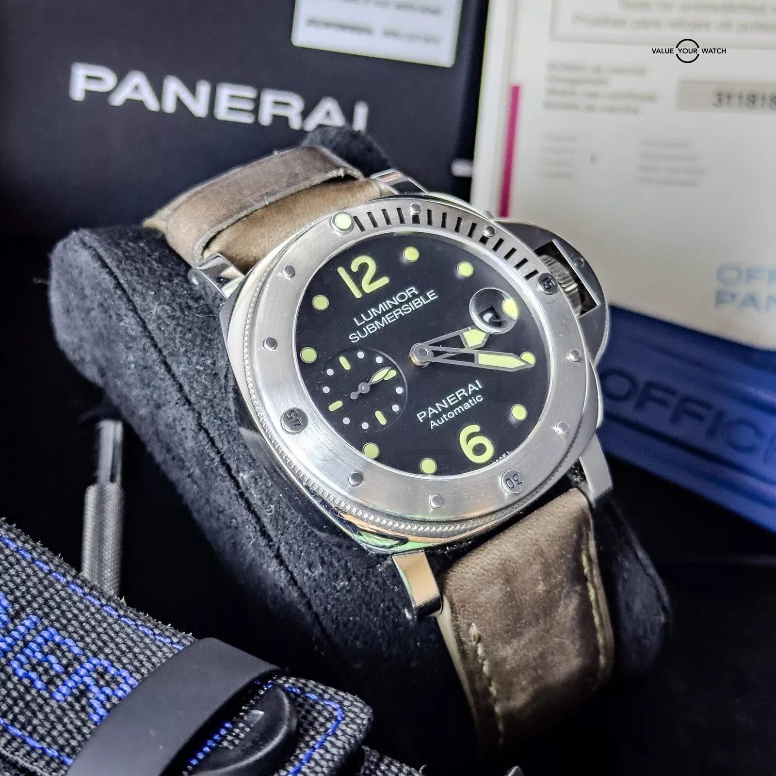 Panerai Luminor Submersible PAM01024 - 44mm Black Dial Steel - COMPLETE SET 2019 - Image 9
