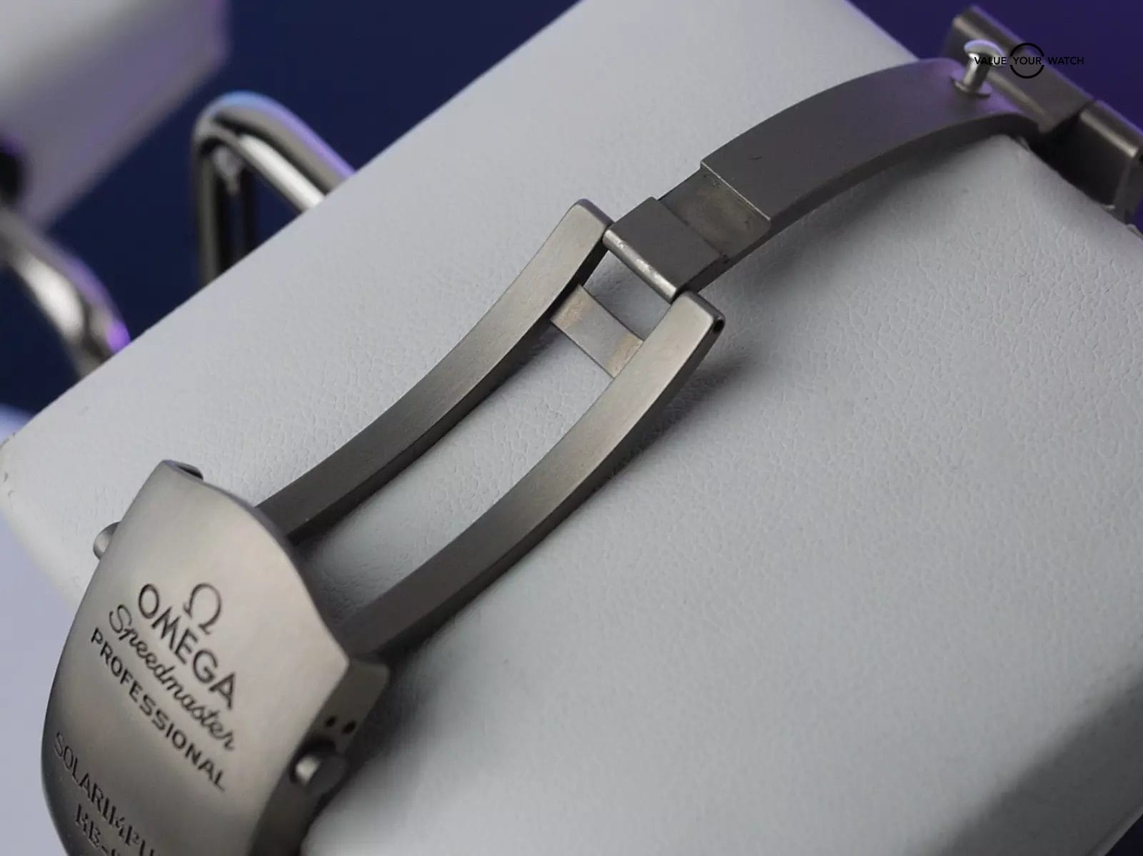 Omega Speedmaster 44mm titanium, carbon dial HB-SIA Solar Impulse Edition - Image 4