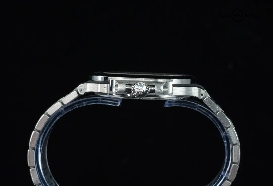 REF 5712/1A-001 Patek Philippe Nautilus - Image 6