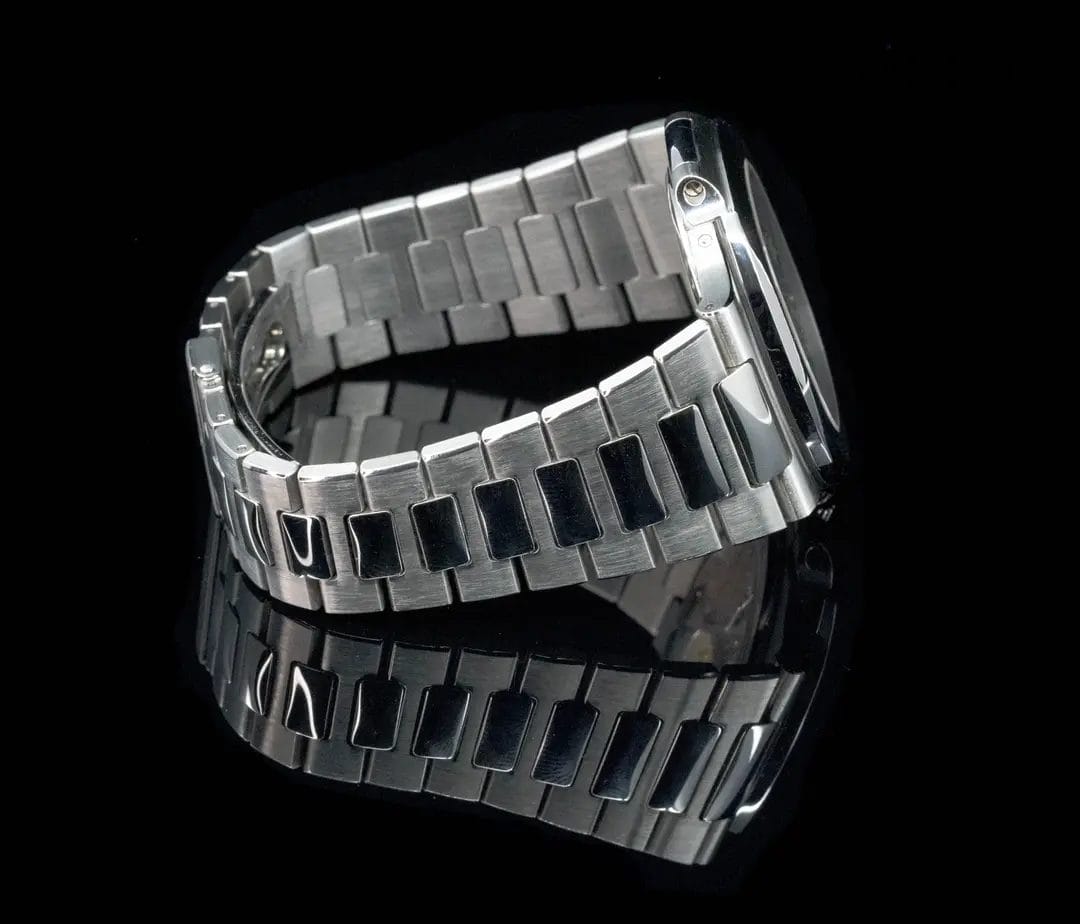 REF 5712/1A-001 Patek Philippe Nautilus - Image 12