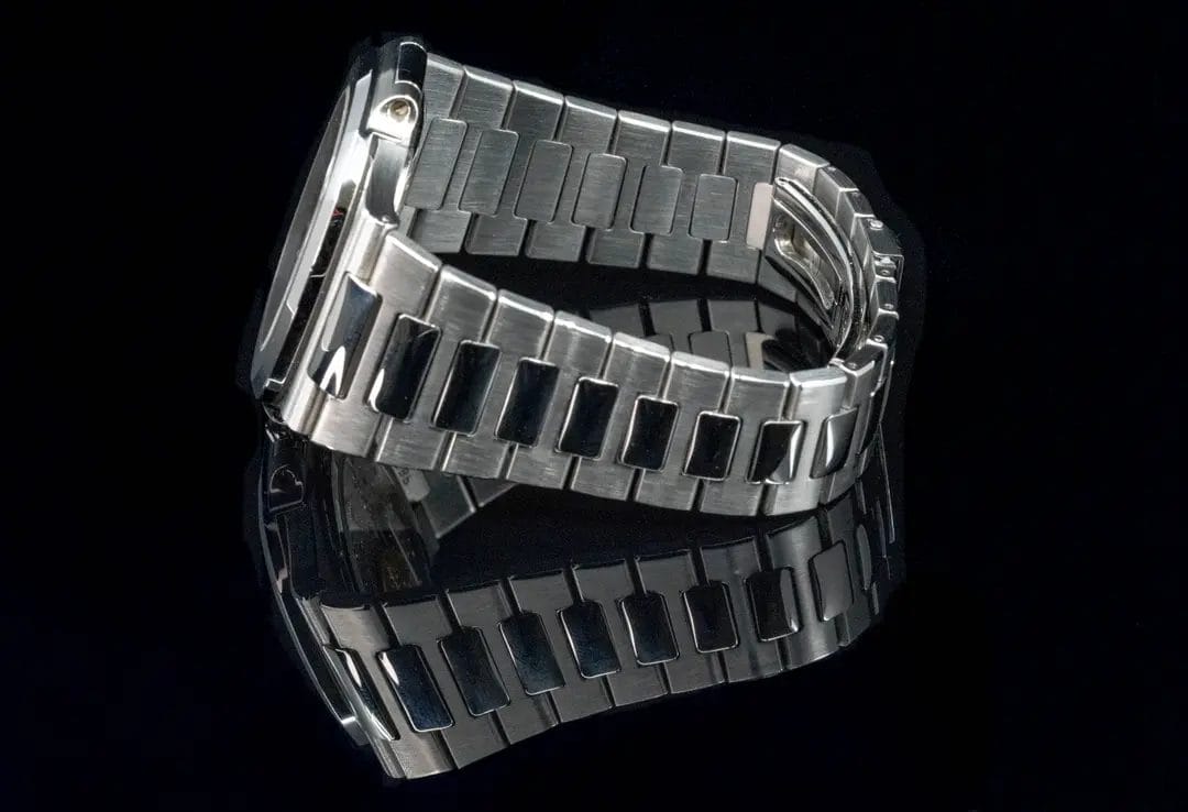 REF 5712/1A-001 Patek Philippe Nautilus - Image 13