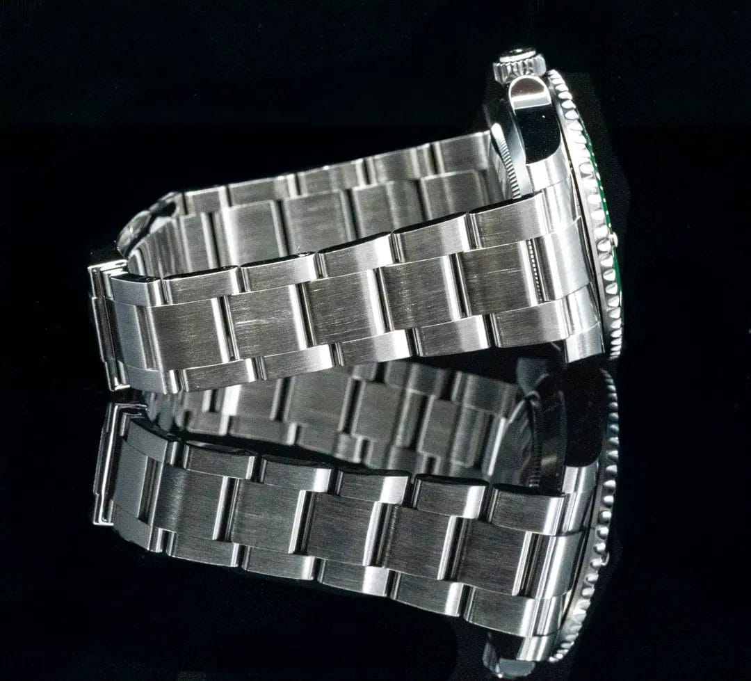 Rolex Submariner Date / Green / 40mm - Image 3