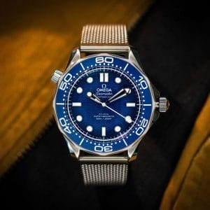 UNWORN OMEGA Seamaster 007 James Bond 60th Anny – BOX & PAPERS – 210.30.42.03.002