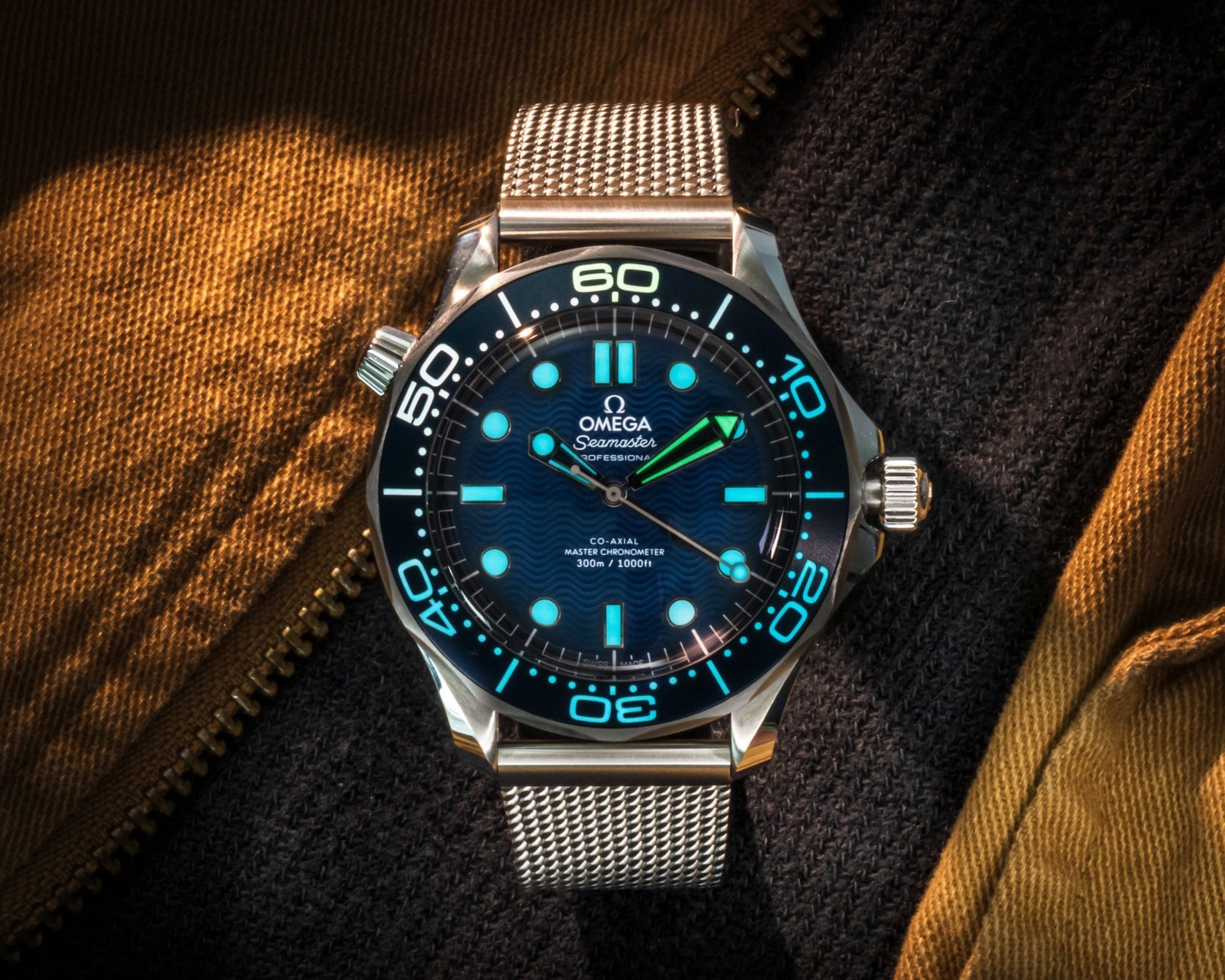 UNWORN OMEGA Seamaster 007 James Bond 60th Anny – BOX & PAPERS – 210.30.42.03.002 - Image 10