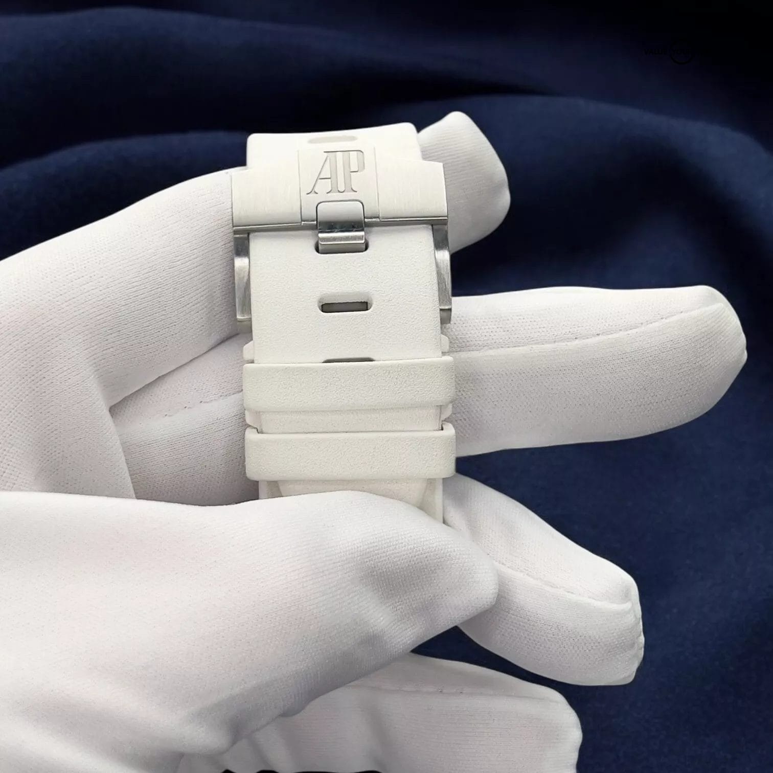 Audemars Piguet Royal Oak Offshore Diver White/Blue Accents Full Set 15710ST - Image 6