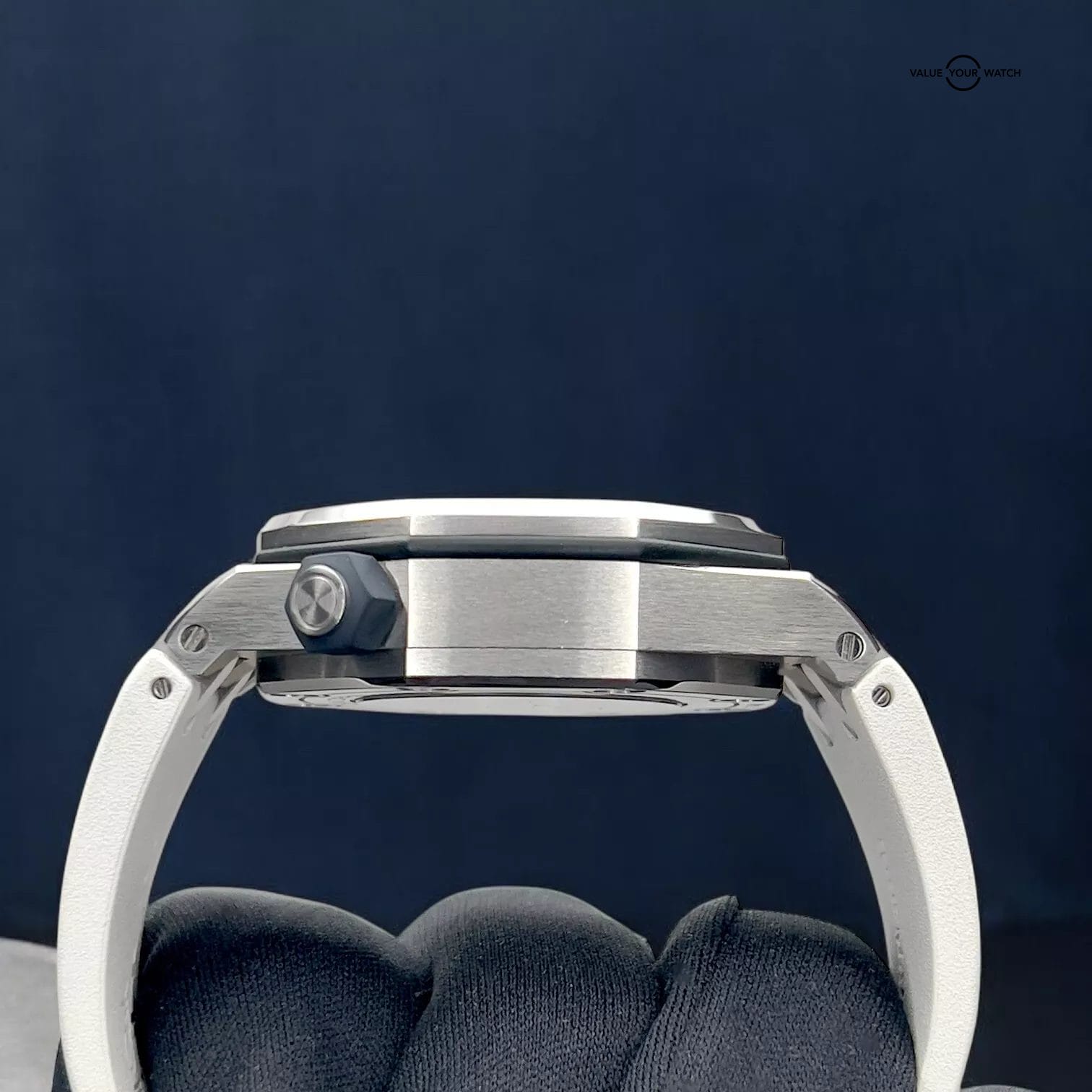 Audemars Piguet Royal Oak Offshore Diver White/Blue Accents Full Set 15710ST - Image 13