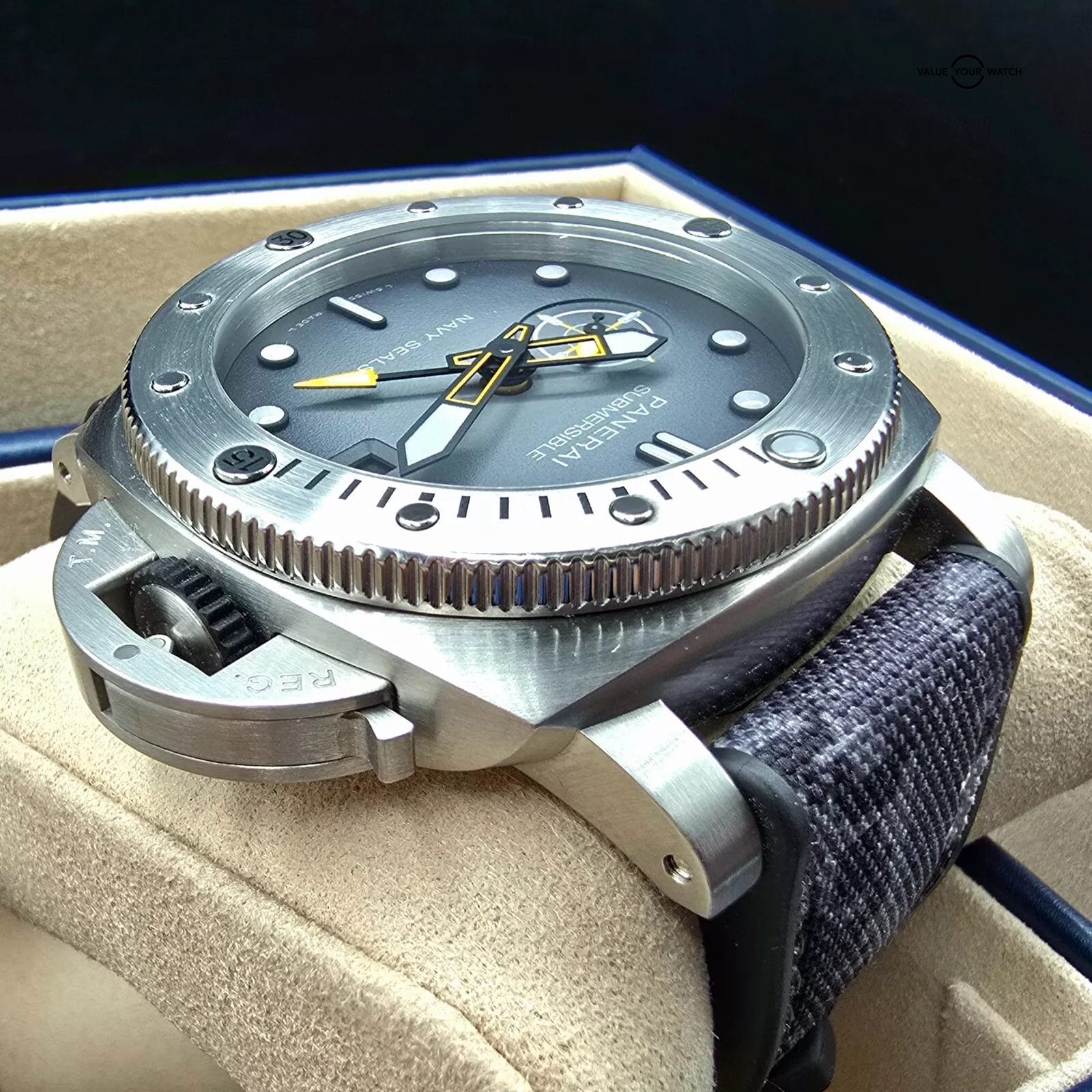 Panerai Submersible Navy Seals 300m WR, 42mm steel case PAM01323 Full set 2024! - Image 9